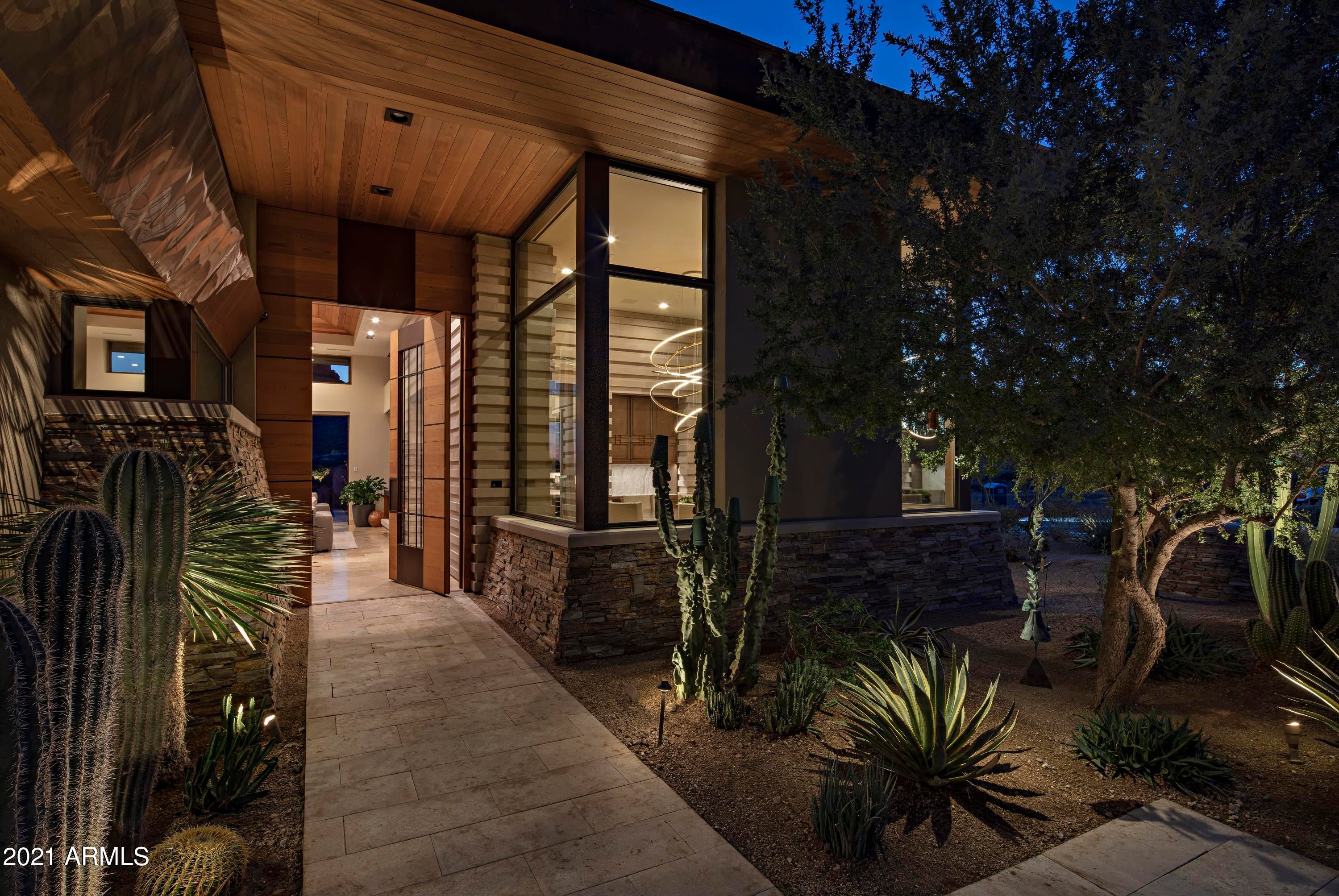 ESTANCIA - Residential