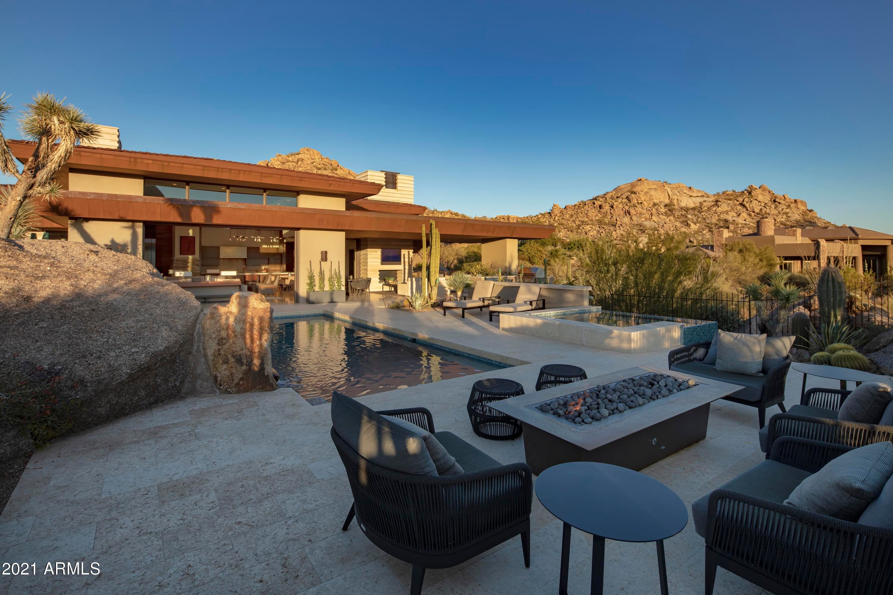 ESTANCIA - Residential
