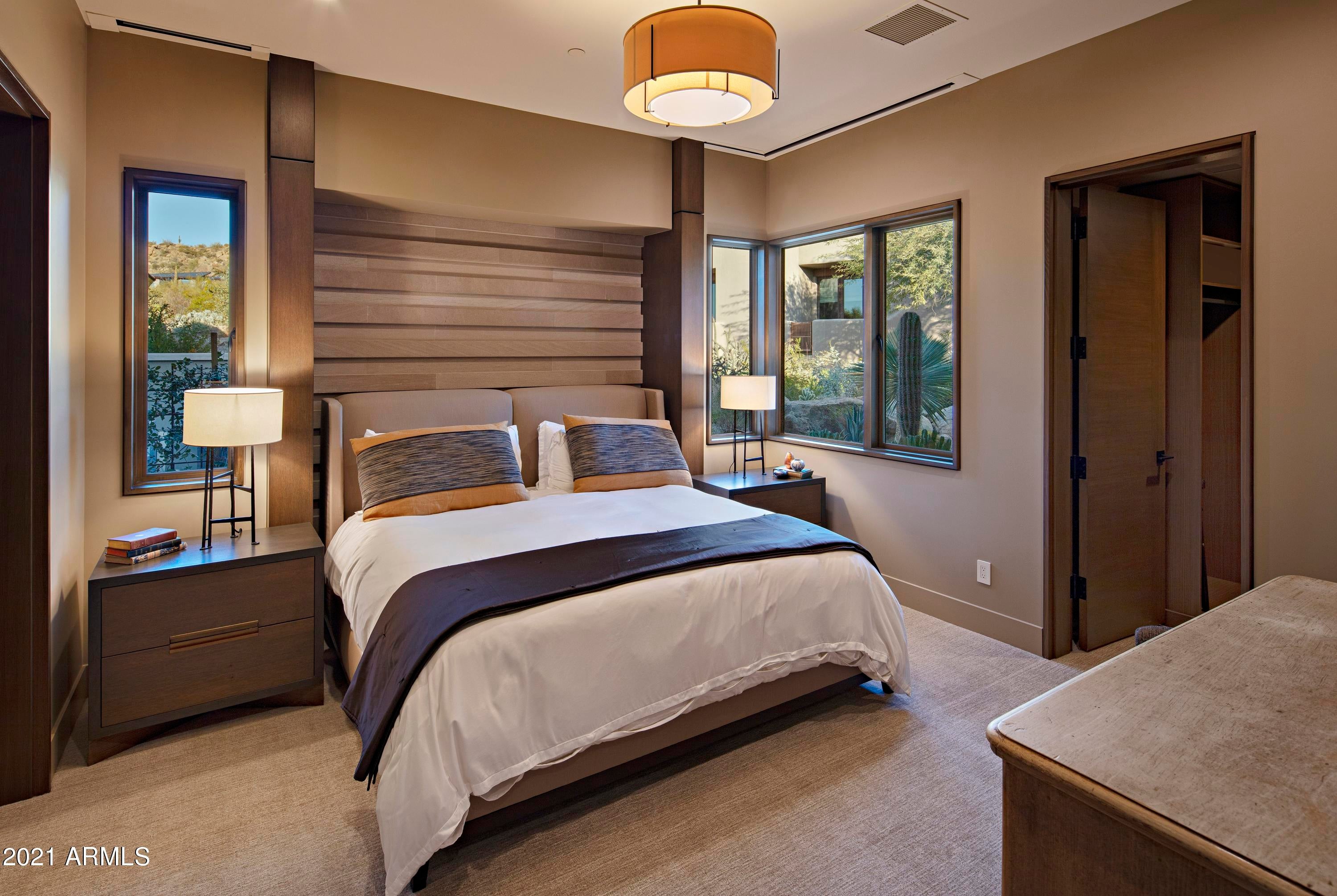 ESTANCIA - Residential