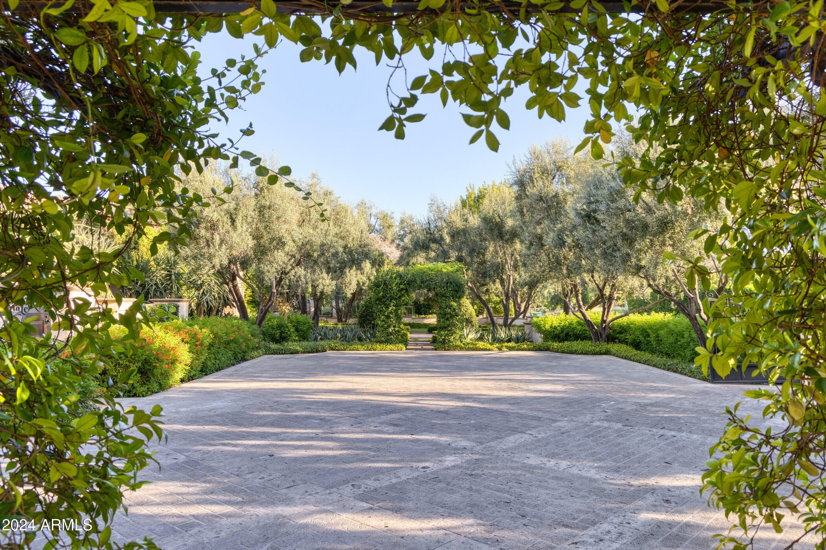 TILYOU RANCHITO LOT 7-14 - Residential