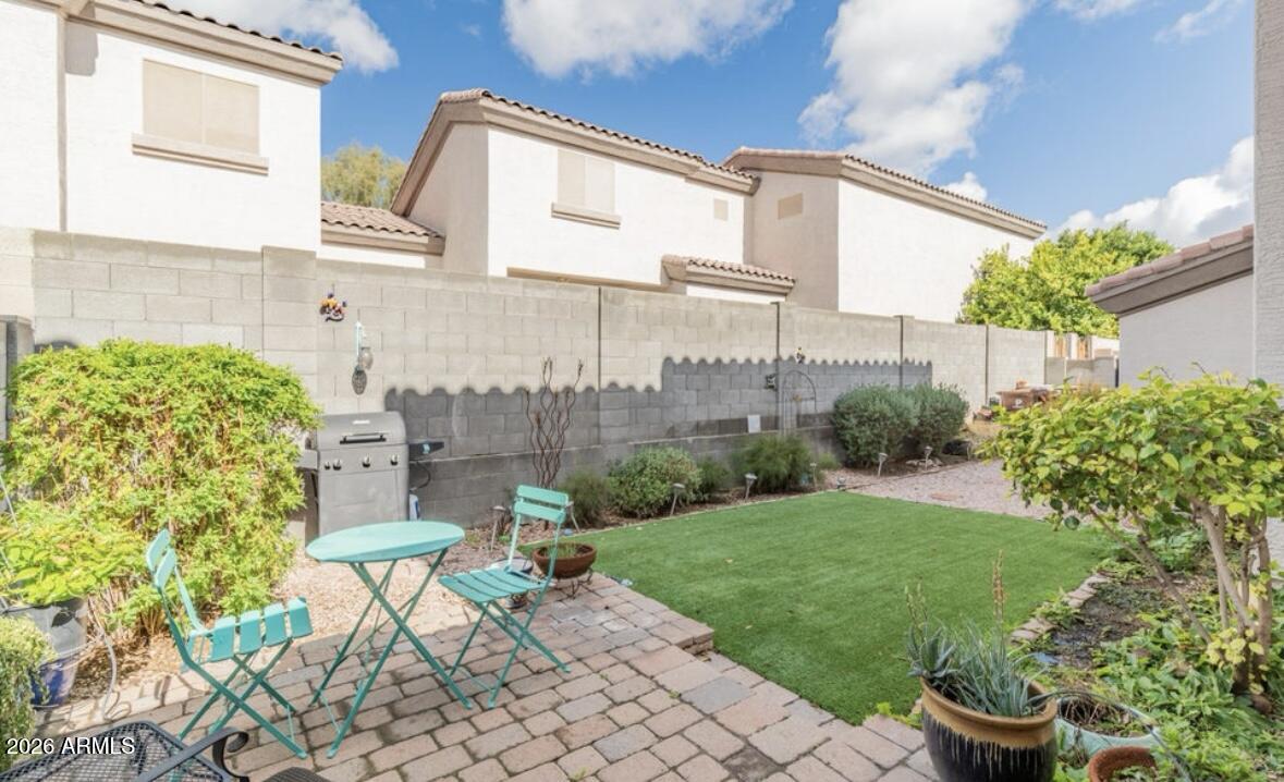 PEORIA ESTATES CONDOMINIUM - Residential