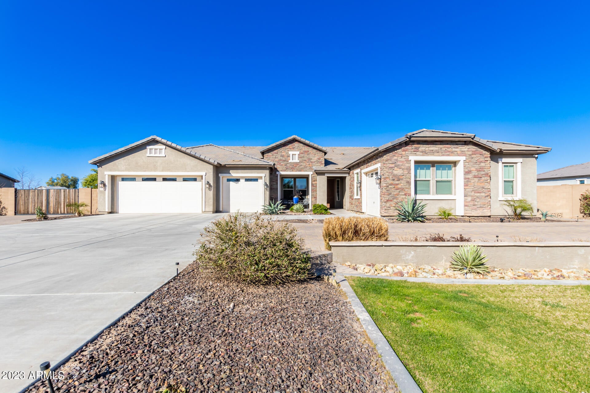 LA JARA FARMS - Residential