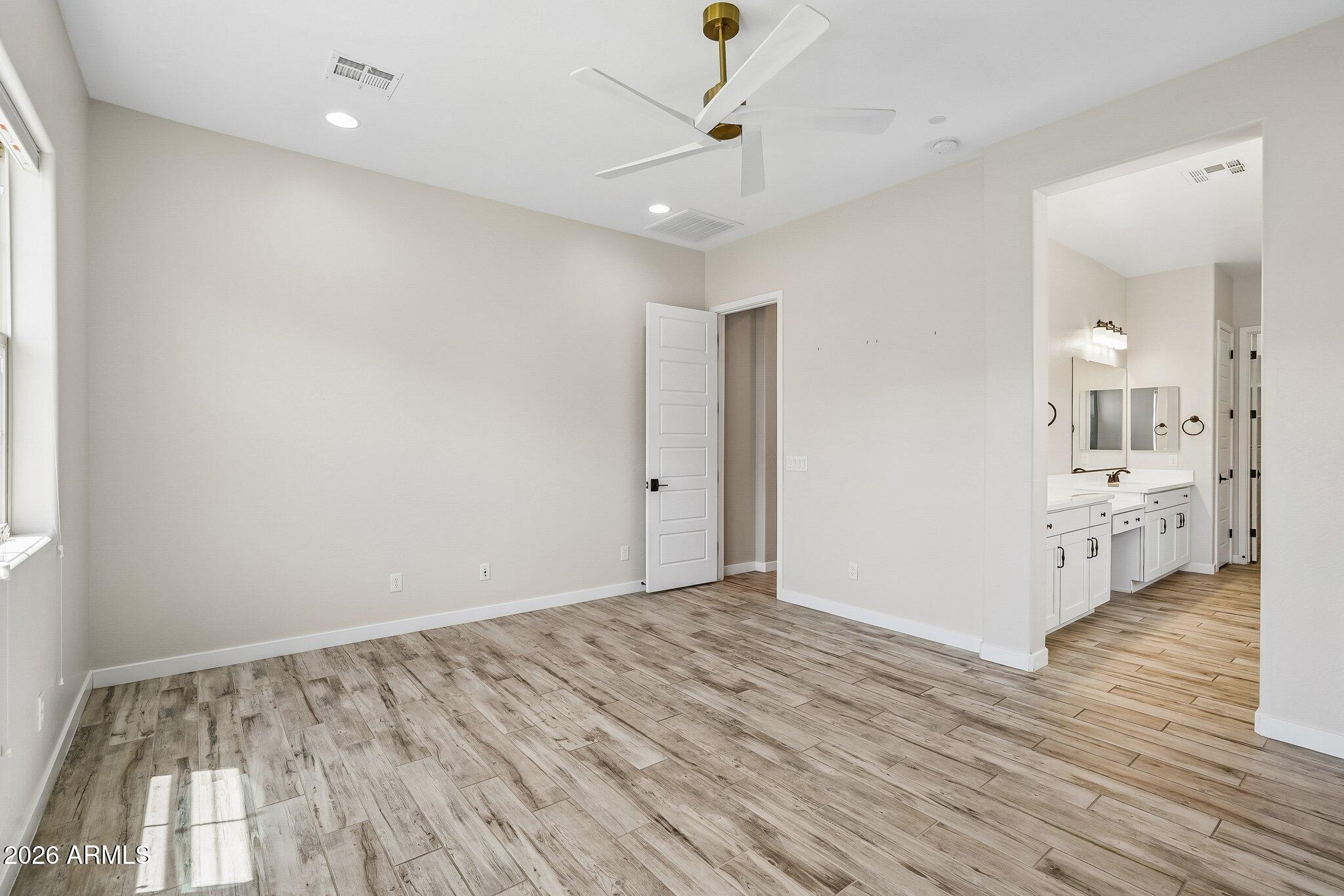 STRATFORD - Residential
