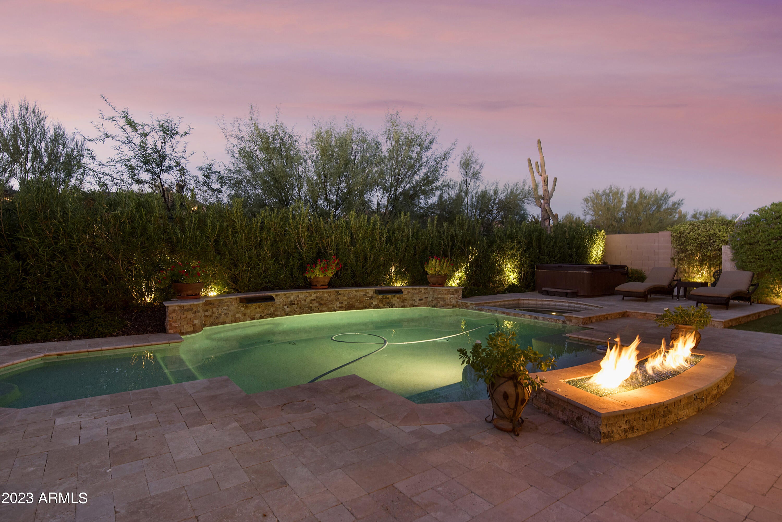 LONE MOUNTAIN - Residential