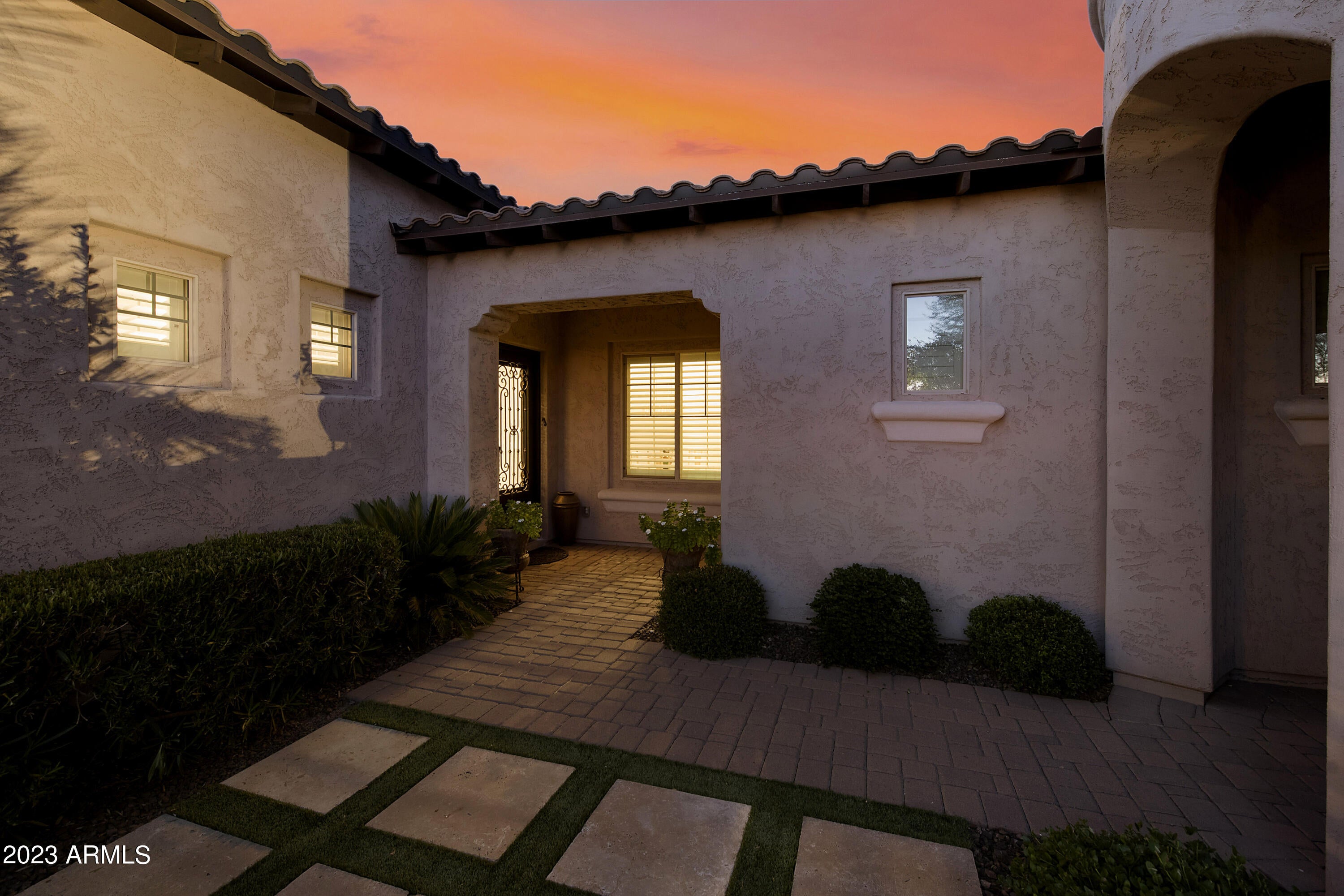 LONE MOUNTAIN - Residential