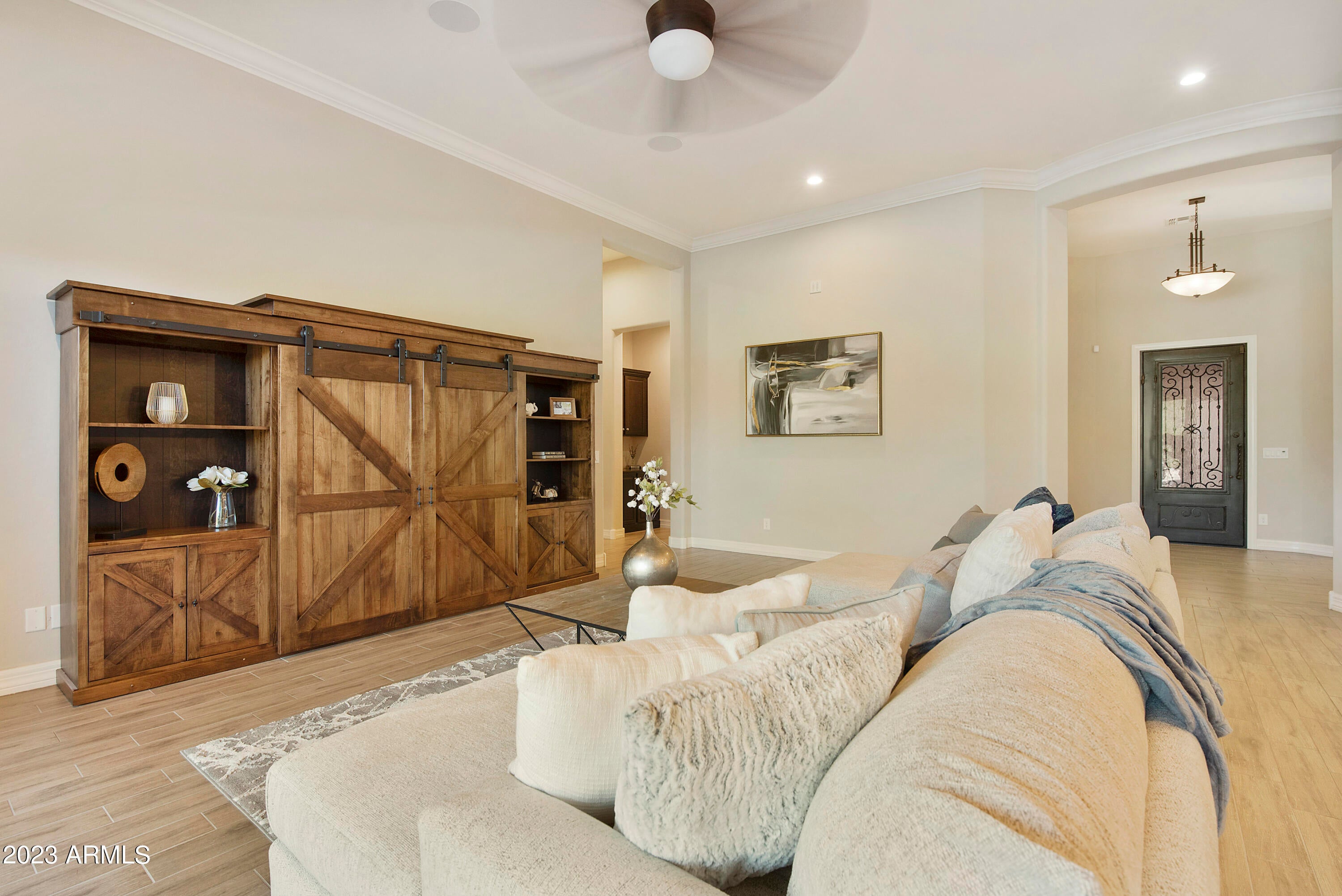 LONE MOUNTAIN - Residential