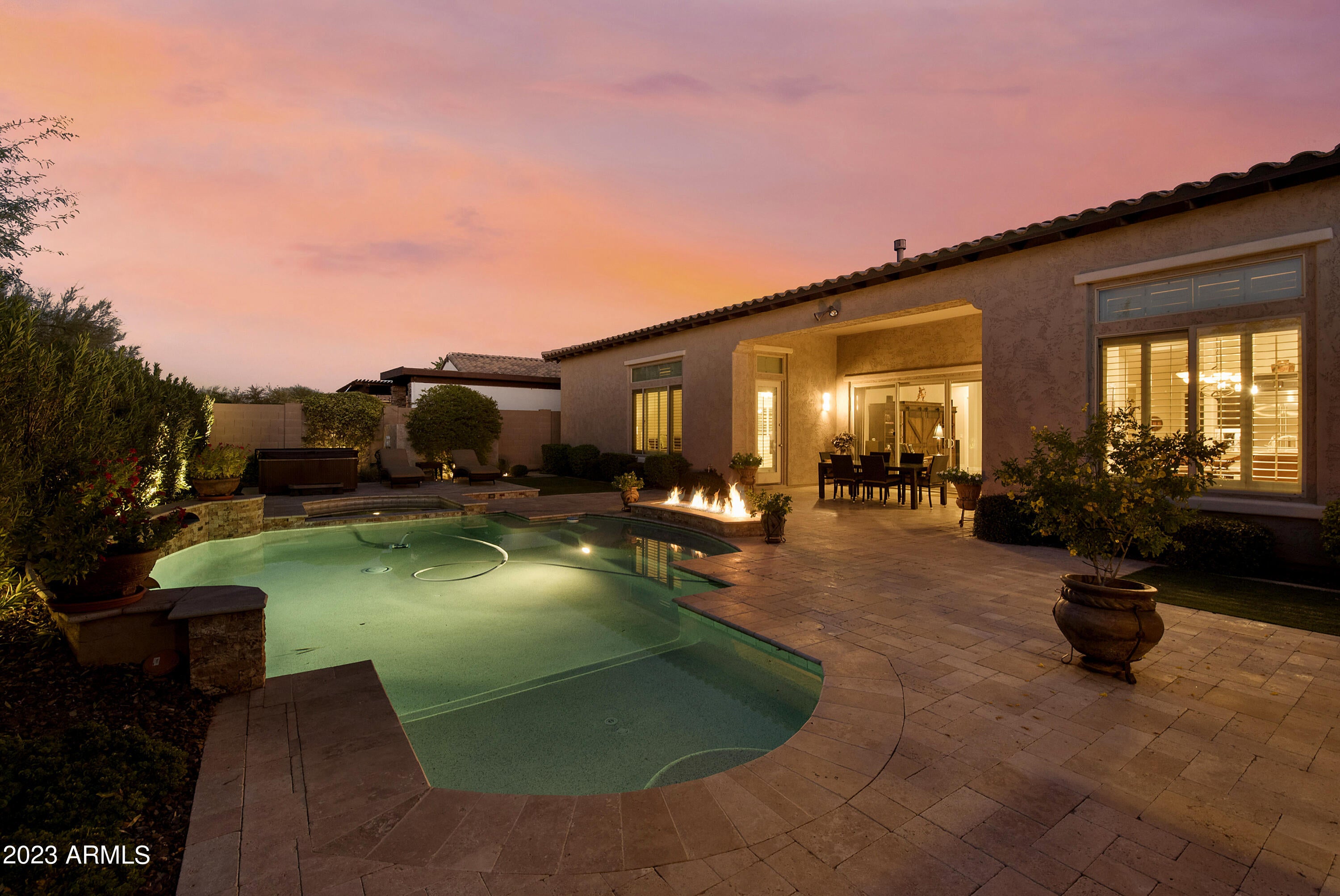 LONE MOUNTAIN - Residential