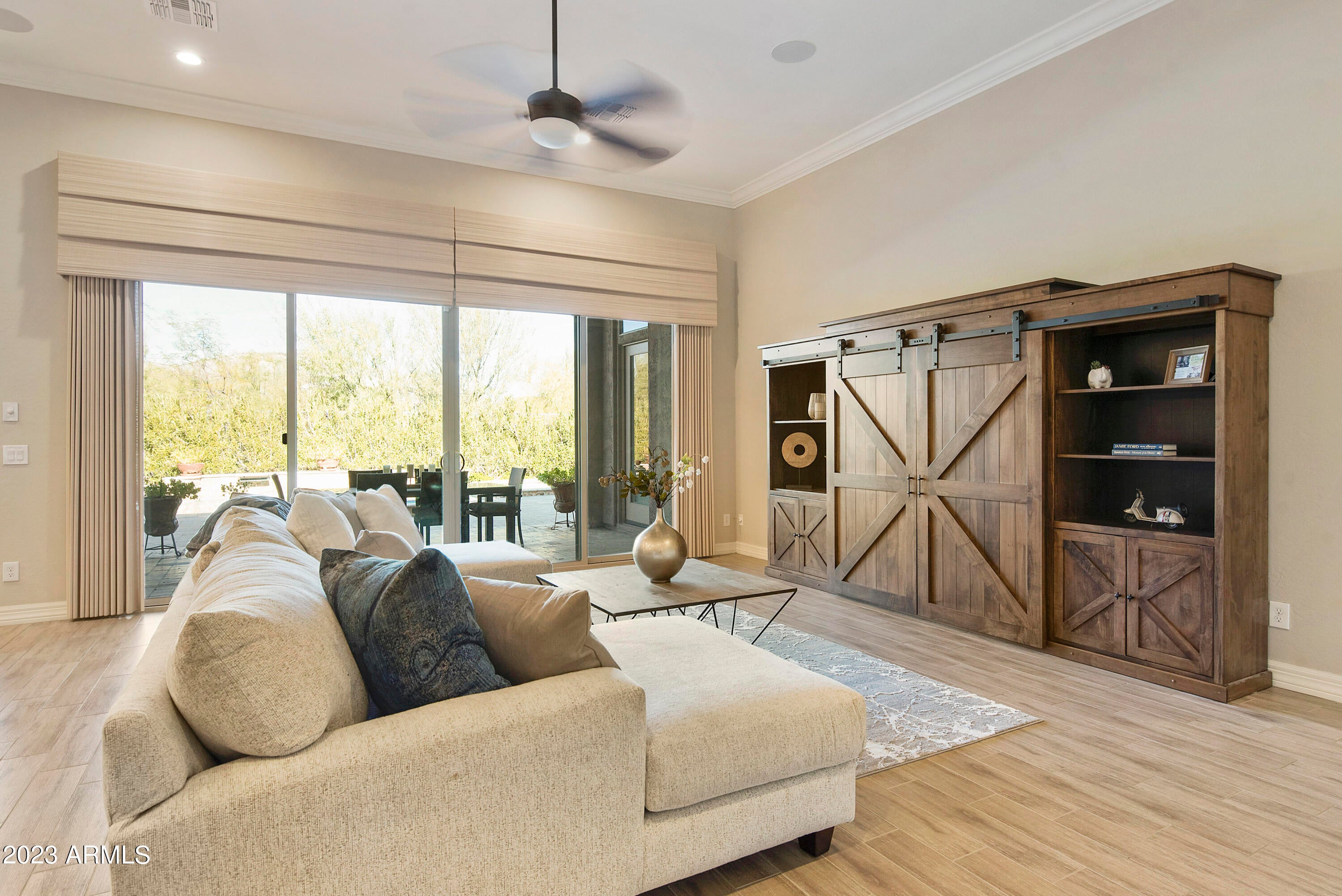 LONE MOUNTAIN - Residential