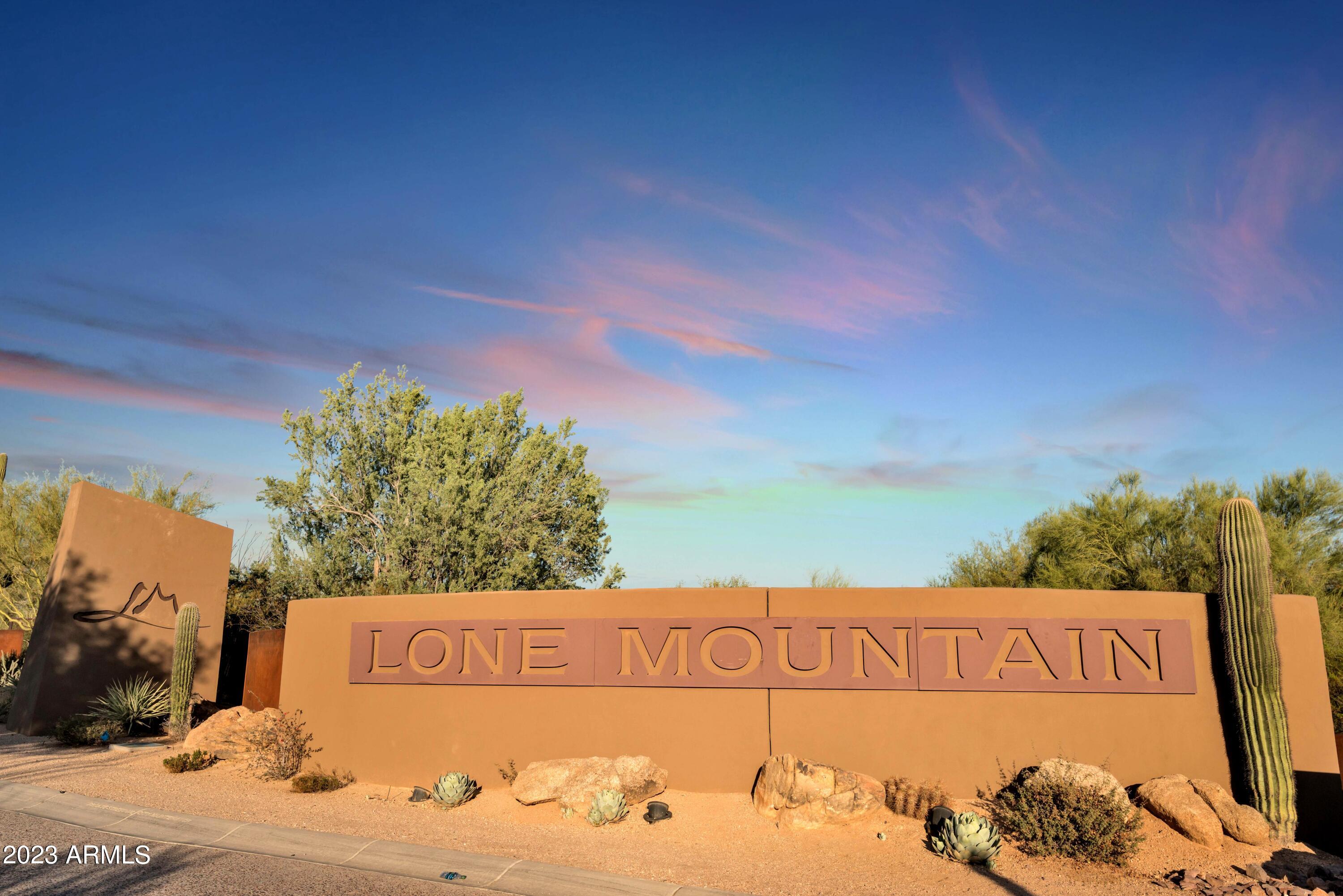LONE MOUNTAIN - Residential