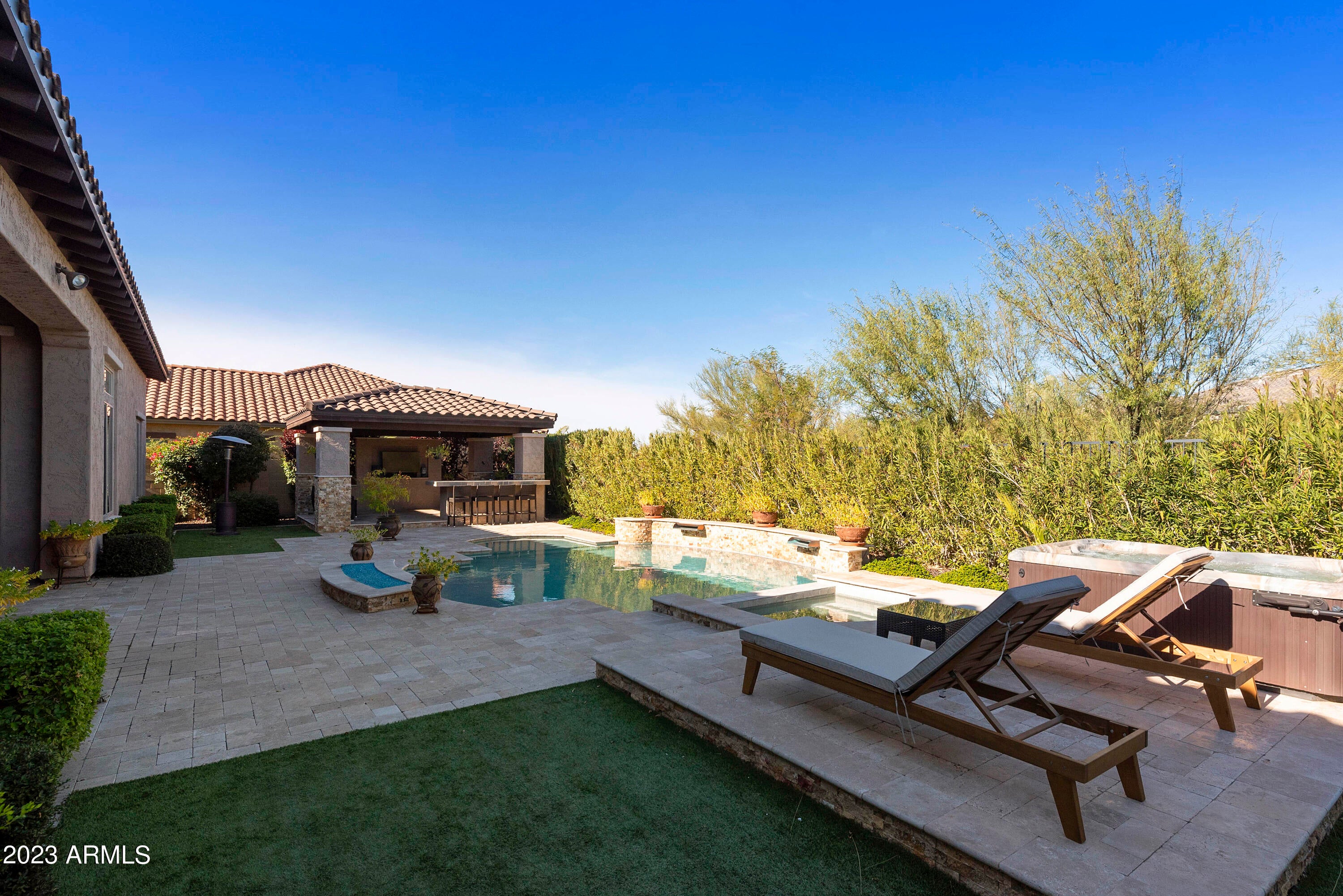 LONE MOUNTAIN - Residential