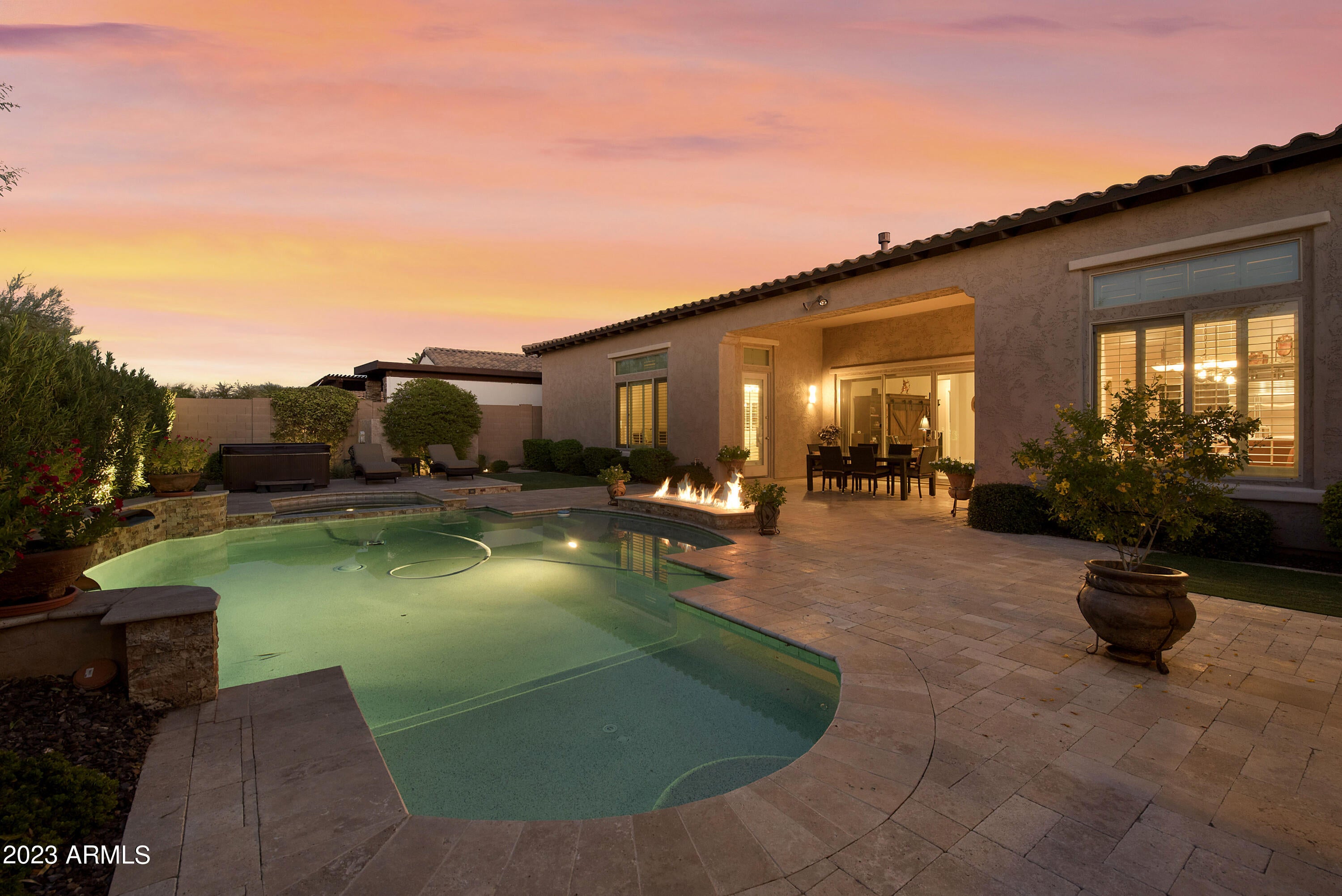 LONE MOUNTAIN - Residential