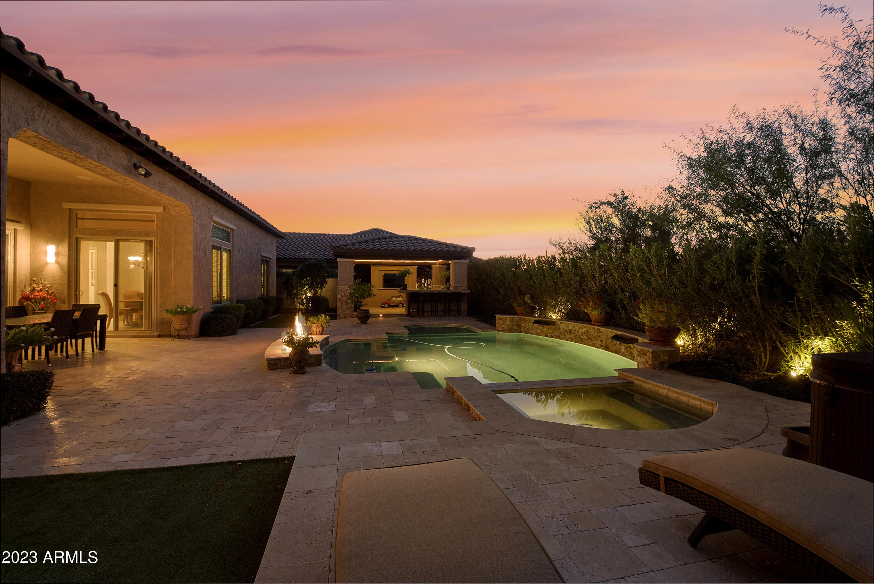 LONE MOUNTAIN - Residential