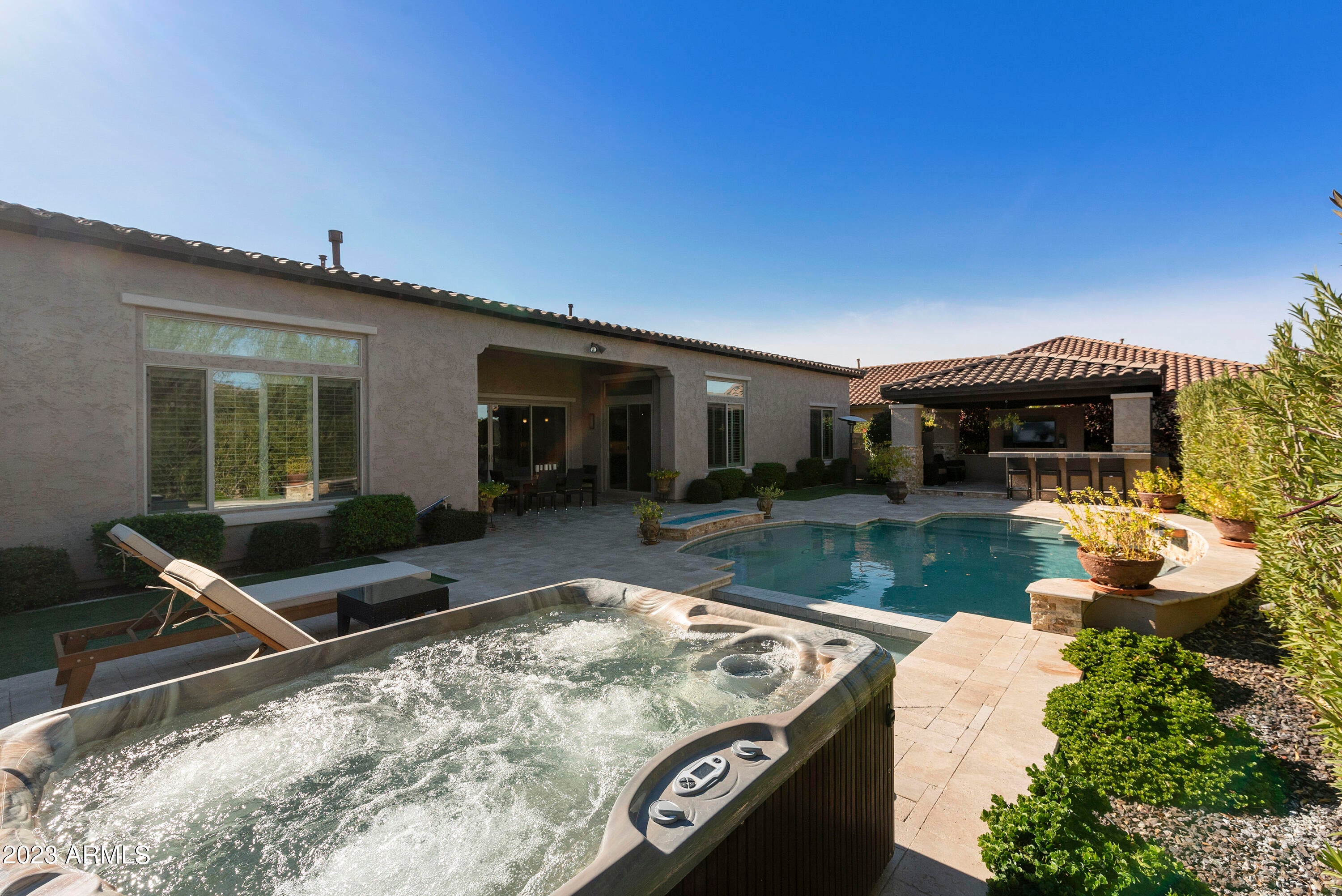LONE MOUNTAIN - Residential