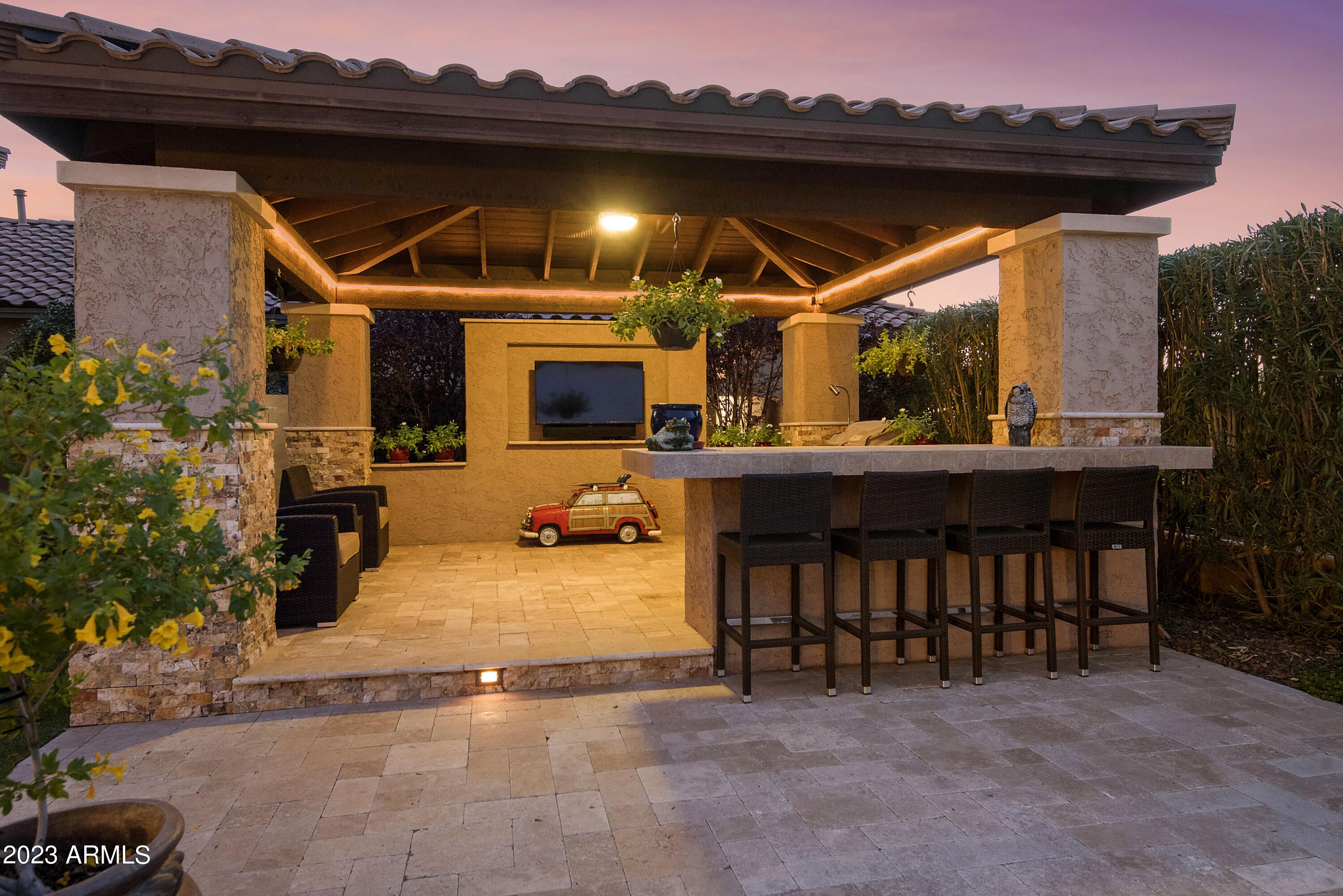 LONE MOUNTAIN - Residential