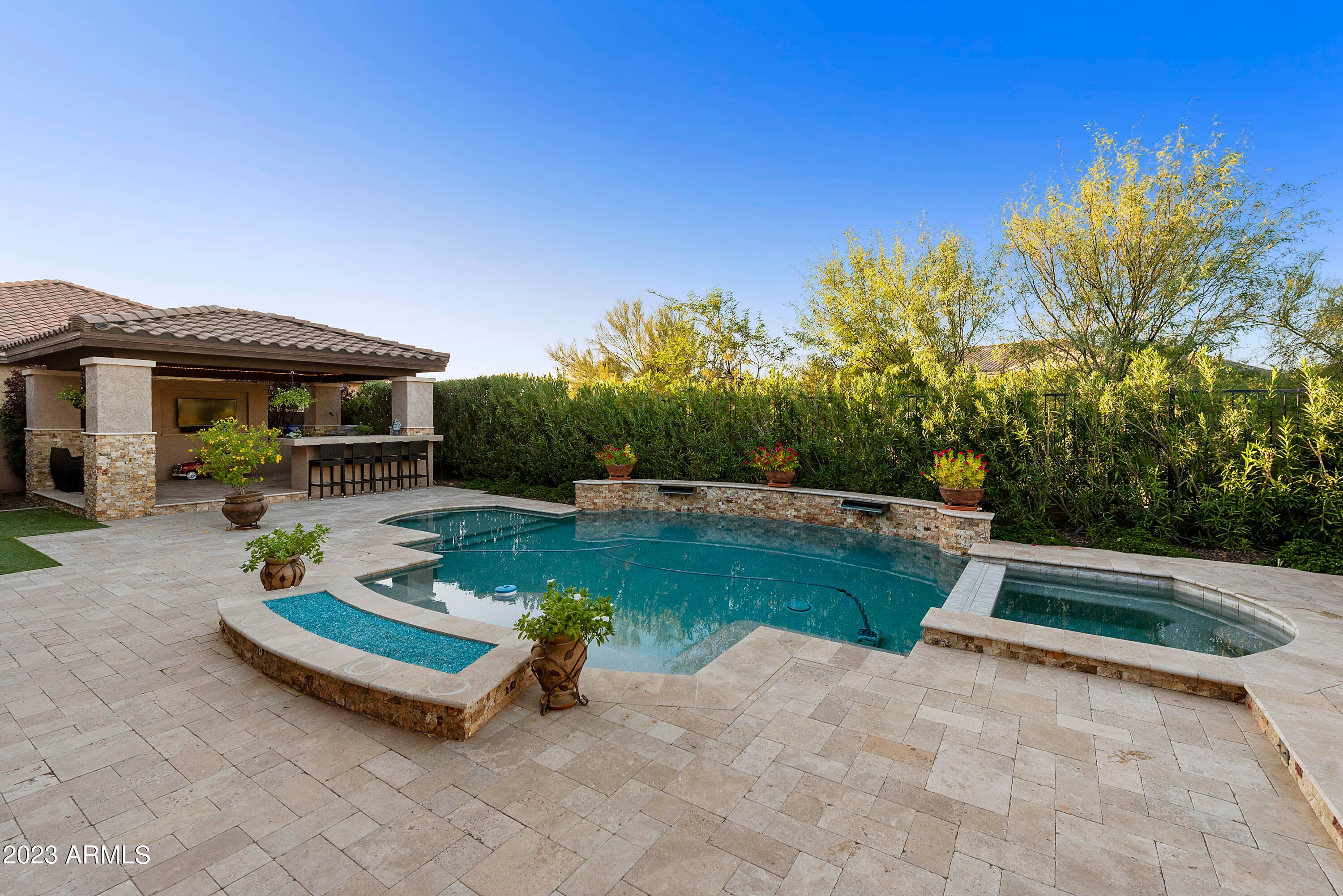 LONE MOUNTAIN - Residential