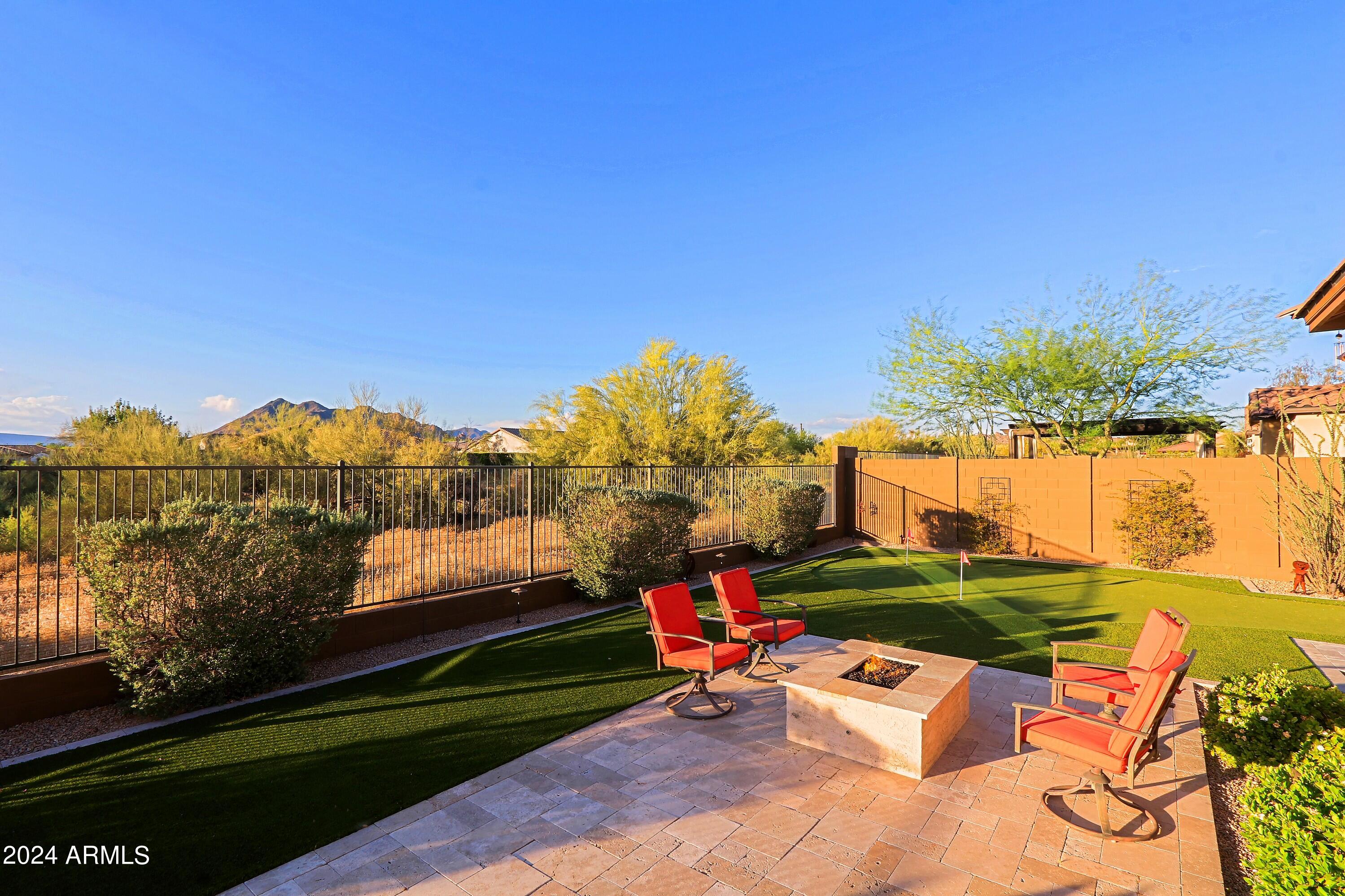 LONE MOUNTAIN - Residential