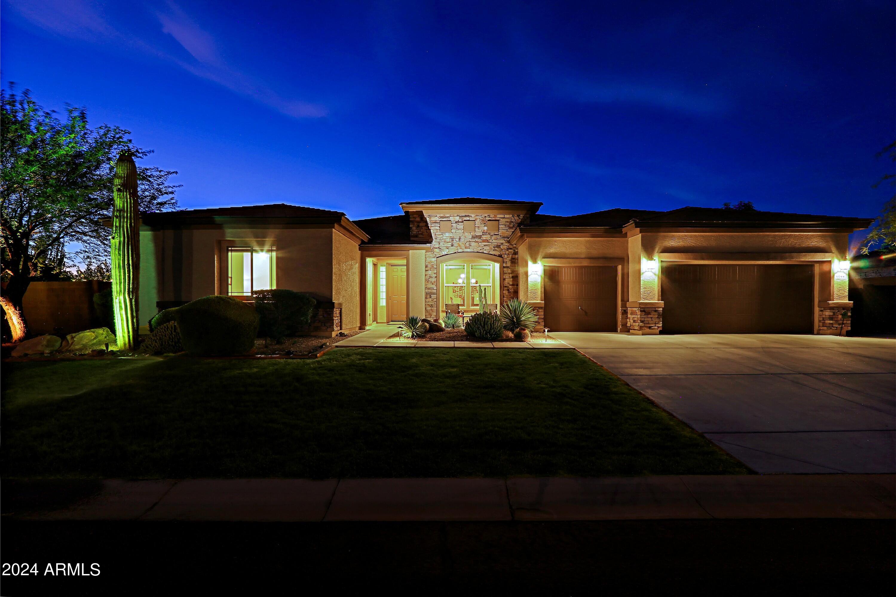 LONE MOUNTAIN - Residential