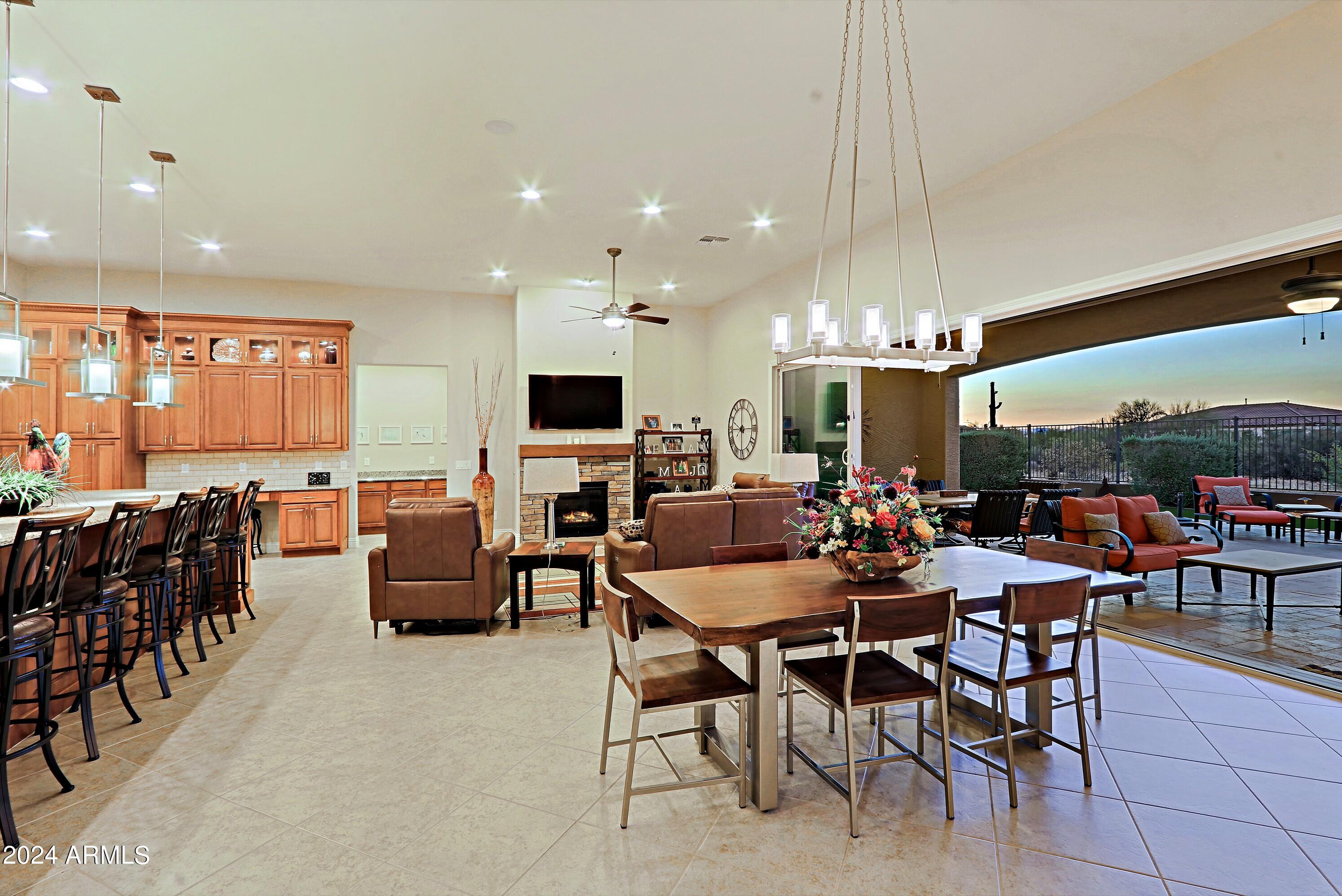 LONE MOUNTAIN - Residential