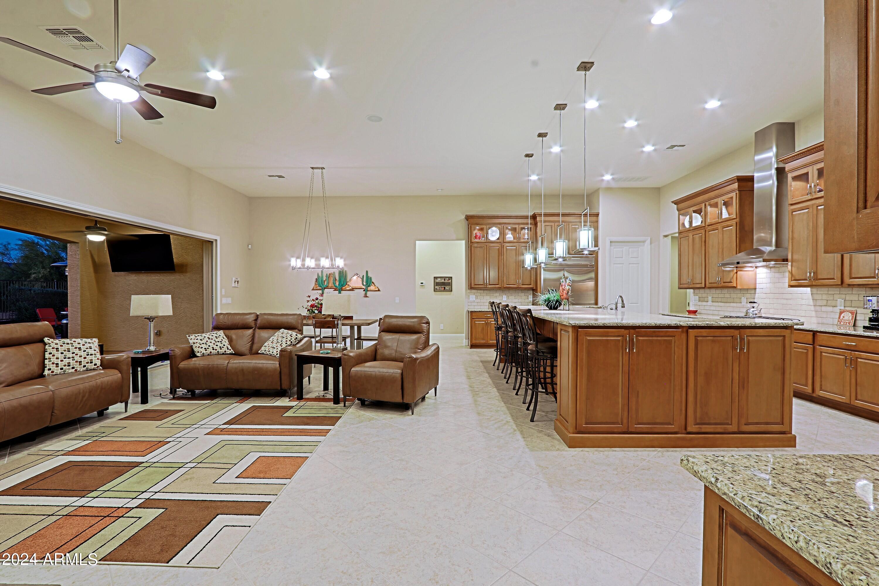 LONE MOUNTAIN - Residential