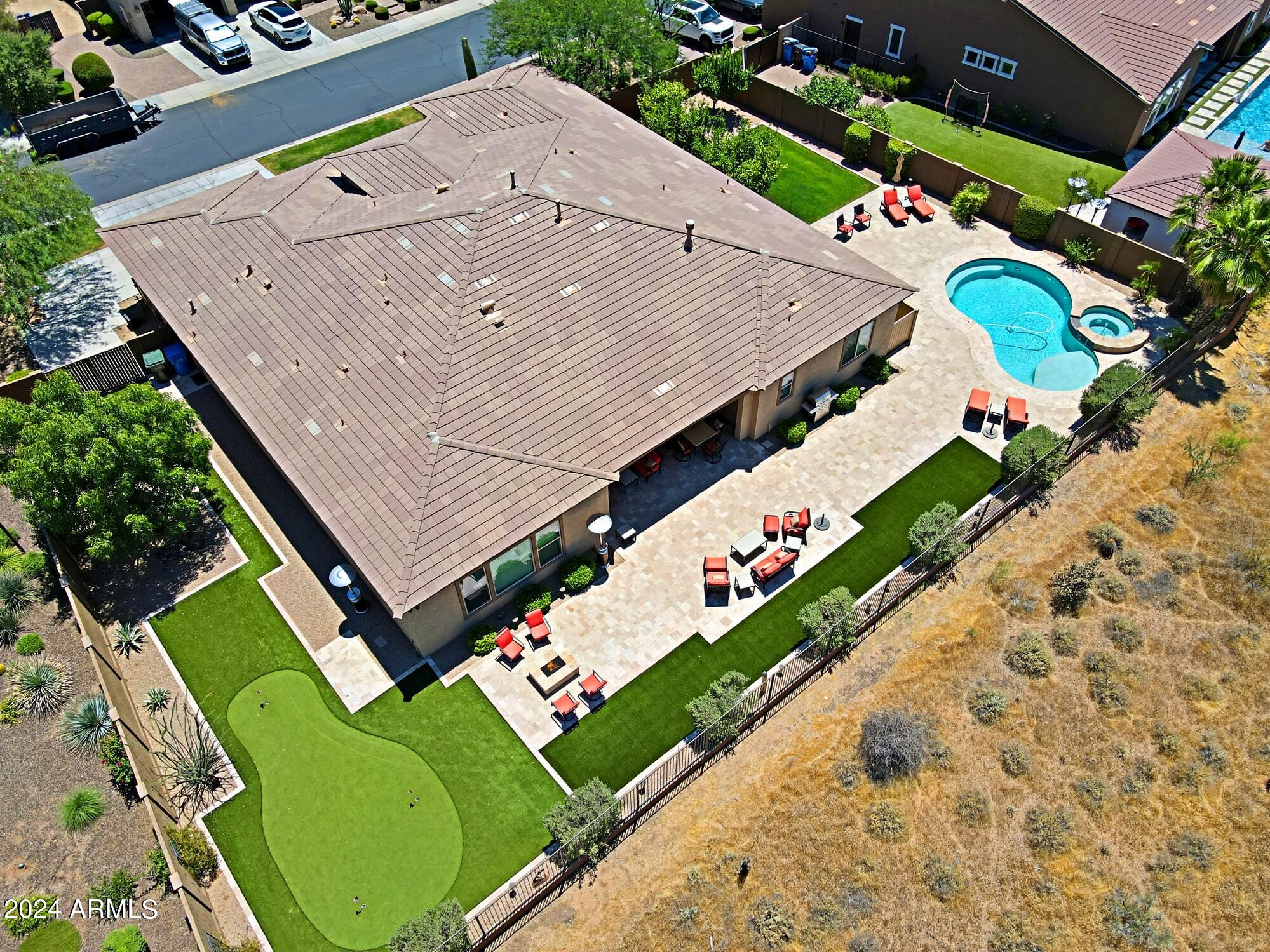 LONE MOUNTAIN - Residential