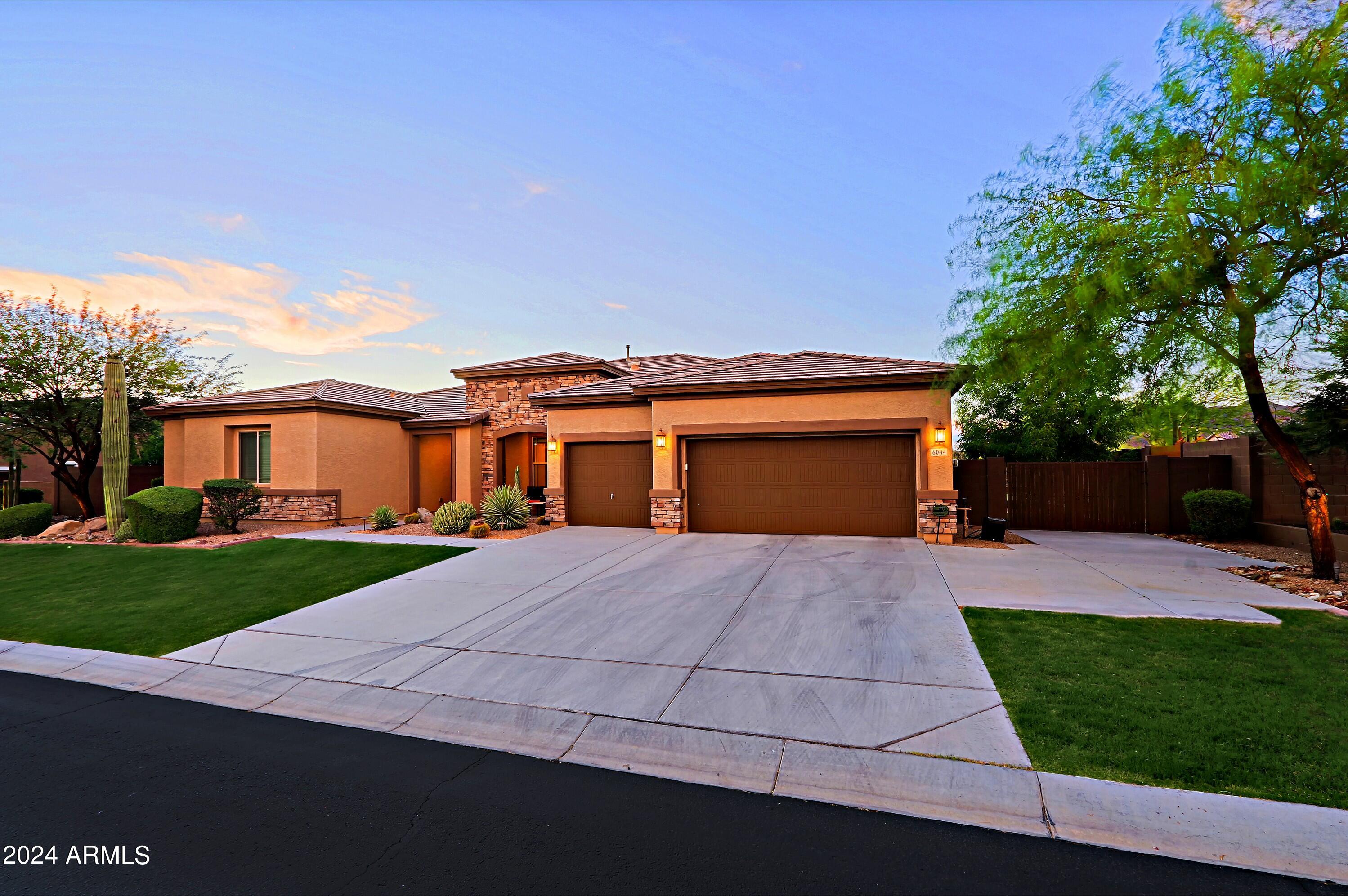 LONE MOUNTAIN - Residential