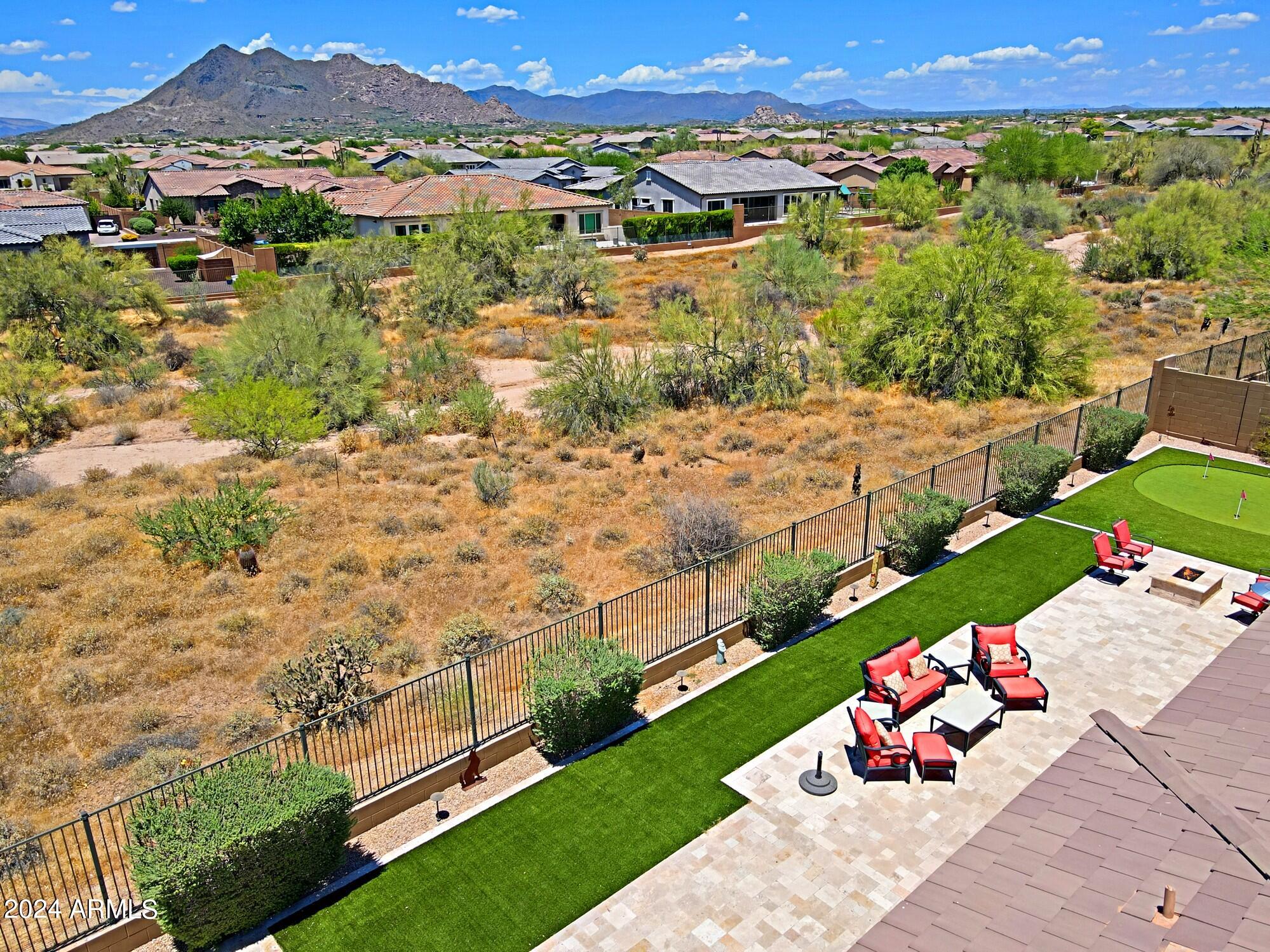 LONE MOUNTAIN - Residential