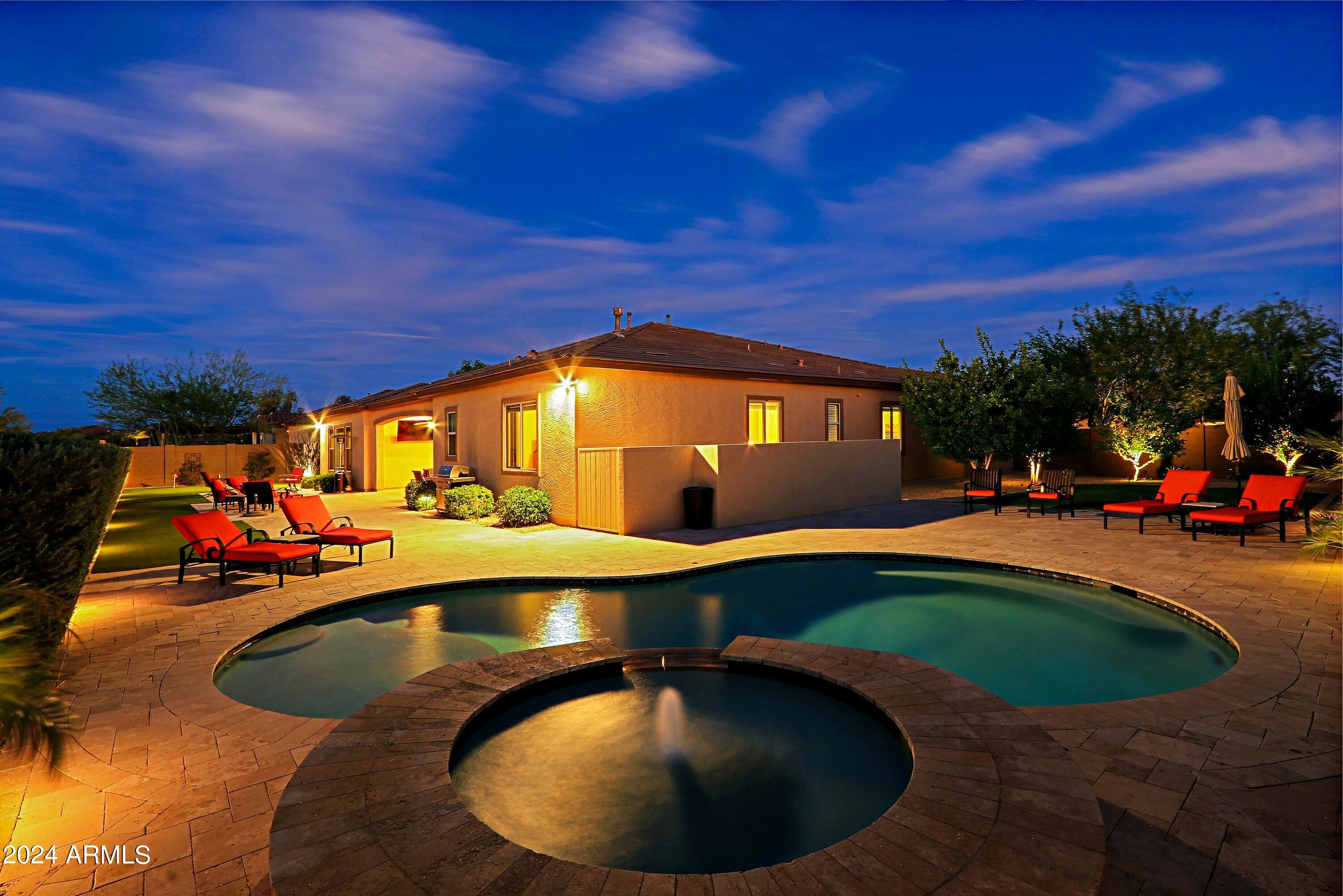 LONE MOUNTAIN - Residential