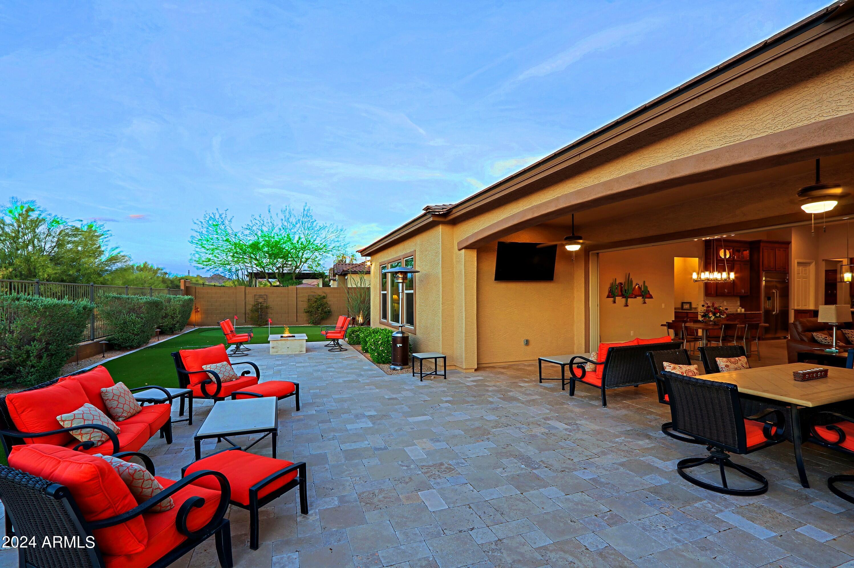 LONE MOUNTAIN - Residential