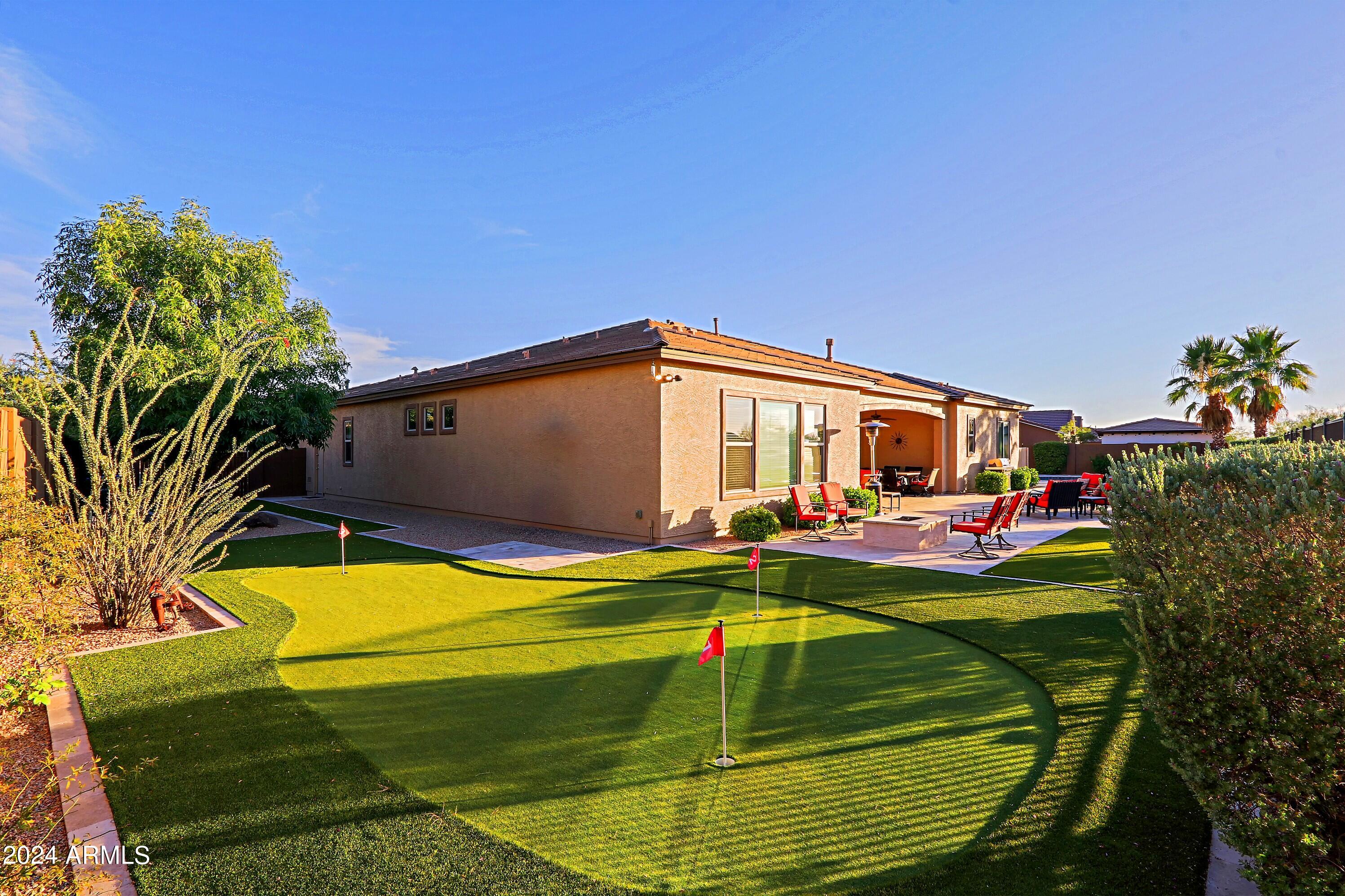 LONE MOUNTAIN - Residential
