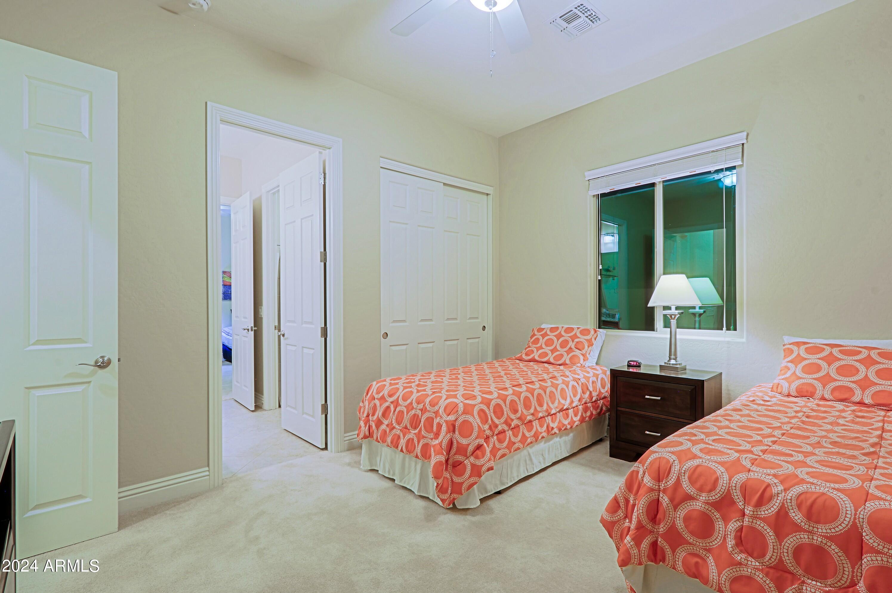 LONE MOUNTAIN - Residential
