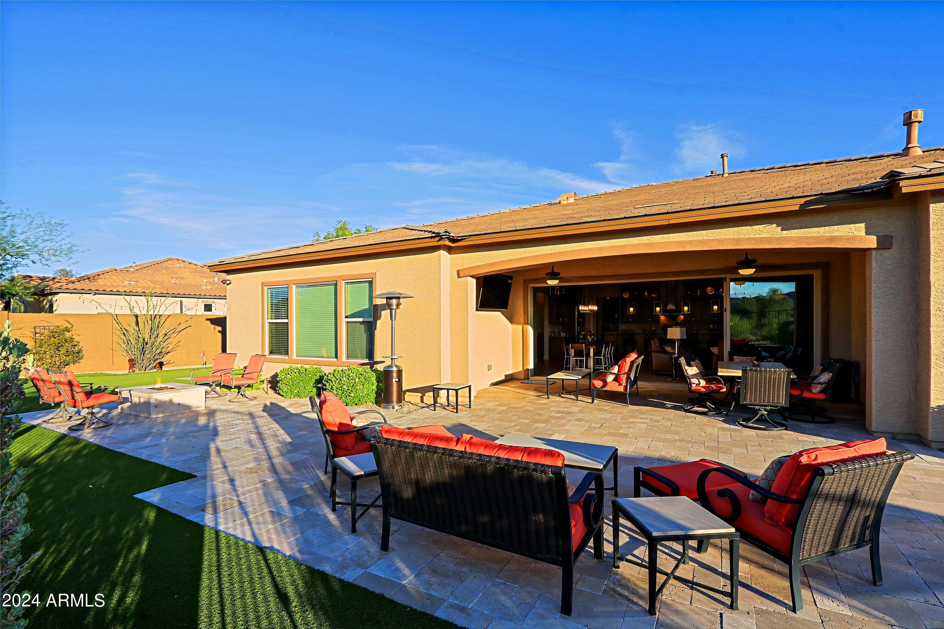 LONE MOUNTAIN - Residential