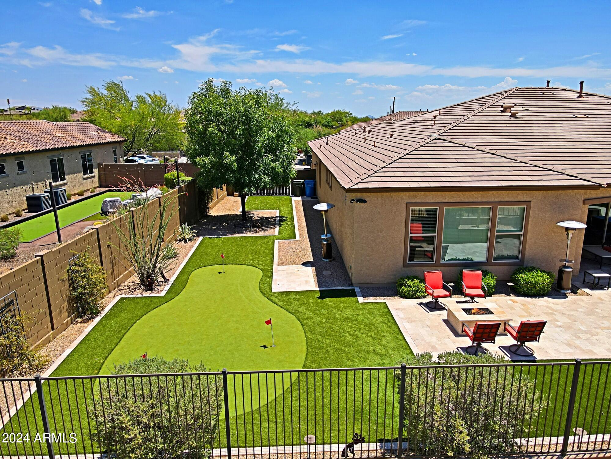 LONE MOUNTAIN - Residential