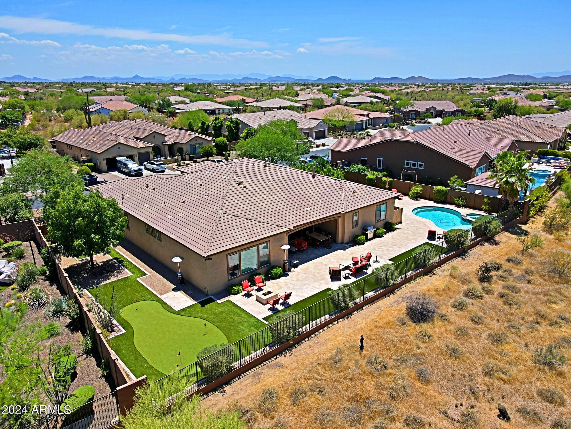 LONE MOUNTAIN - Residential