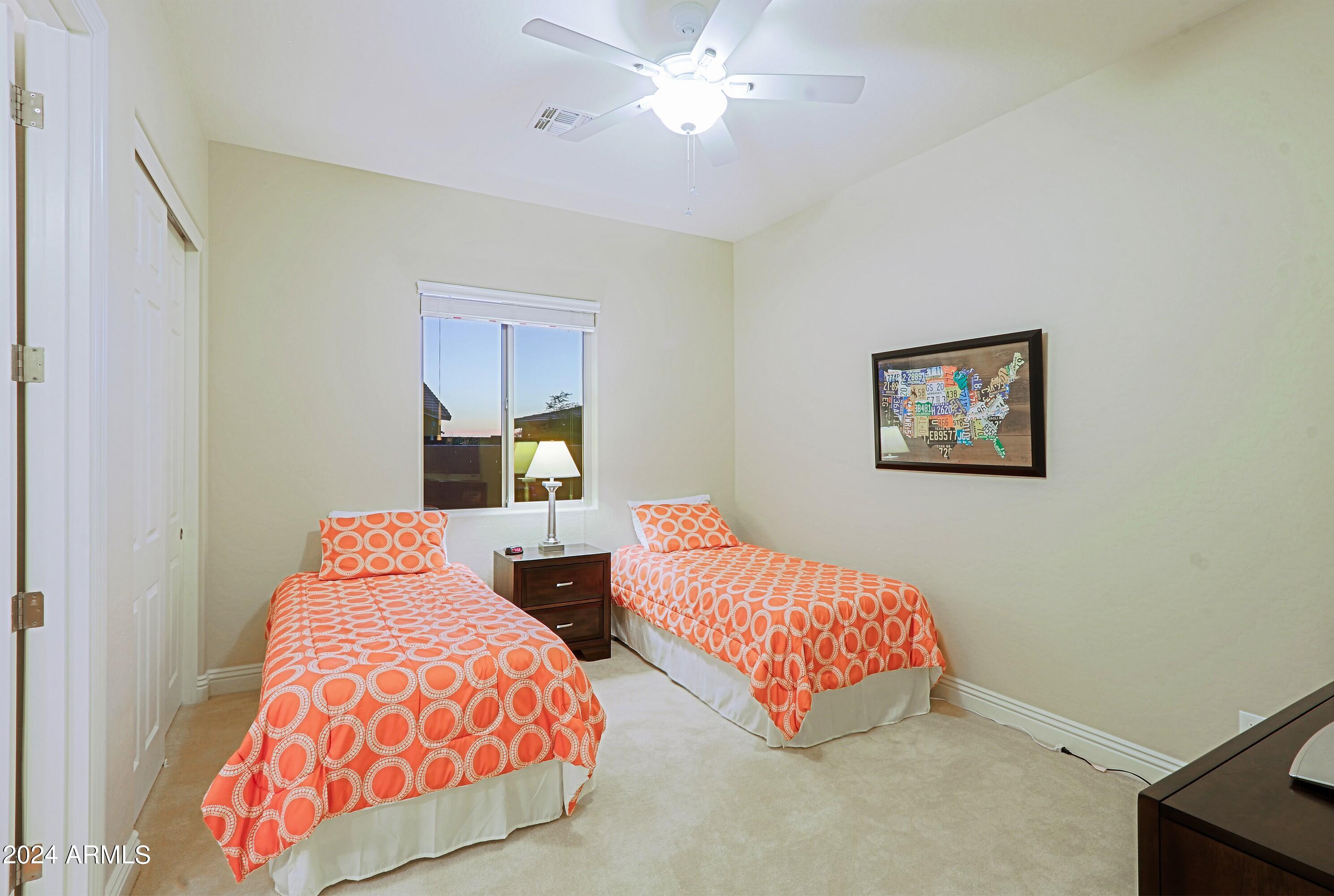 LONE MOUNTAIN - Residential