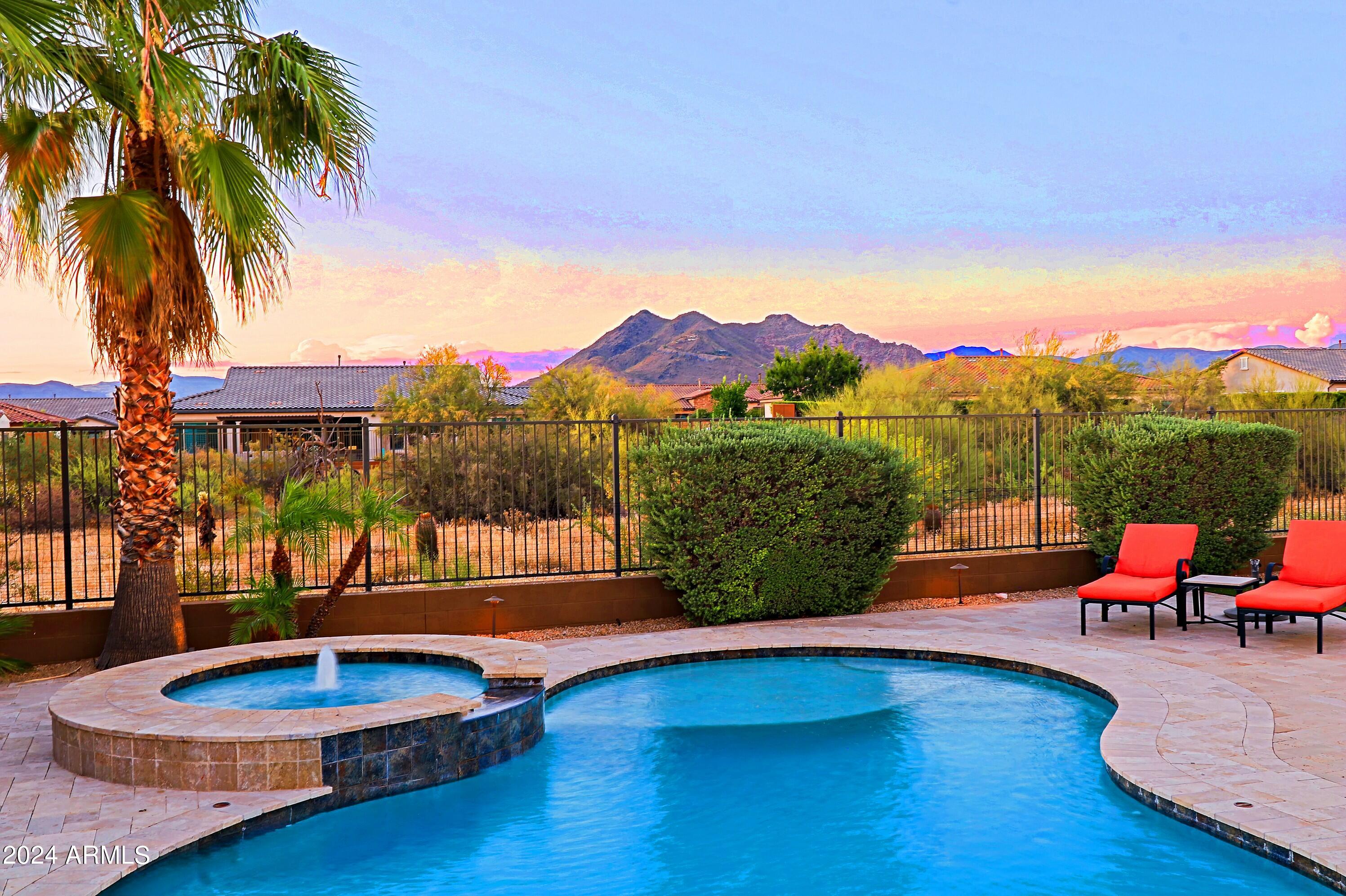 LONE MOUNTAIN - Residential
