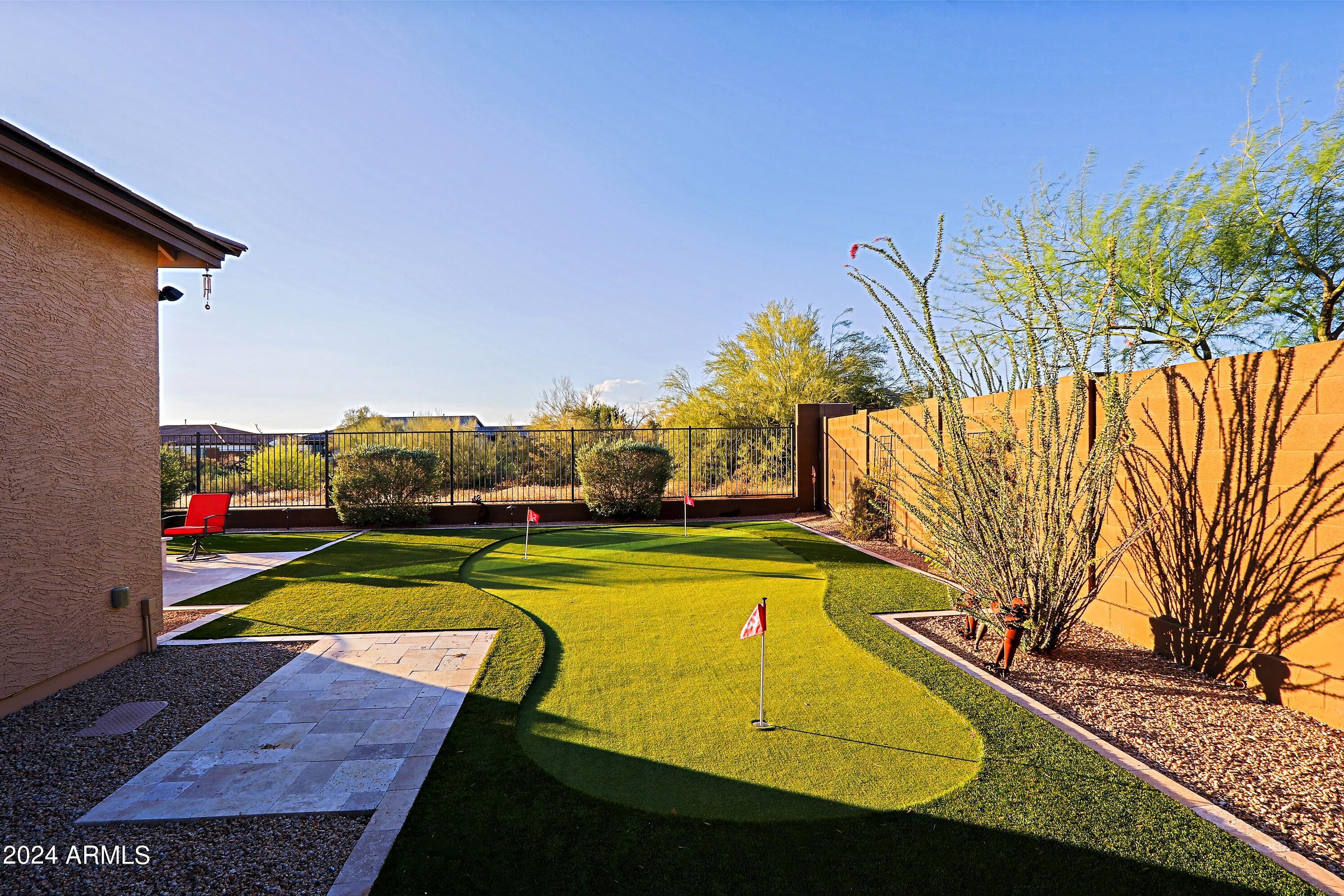 LONE MOUNTAIN - Residential