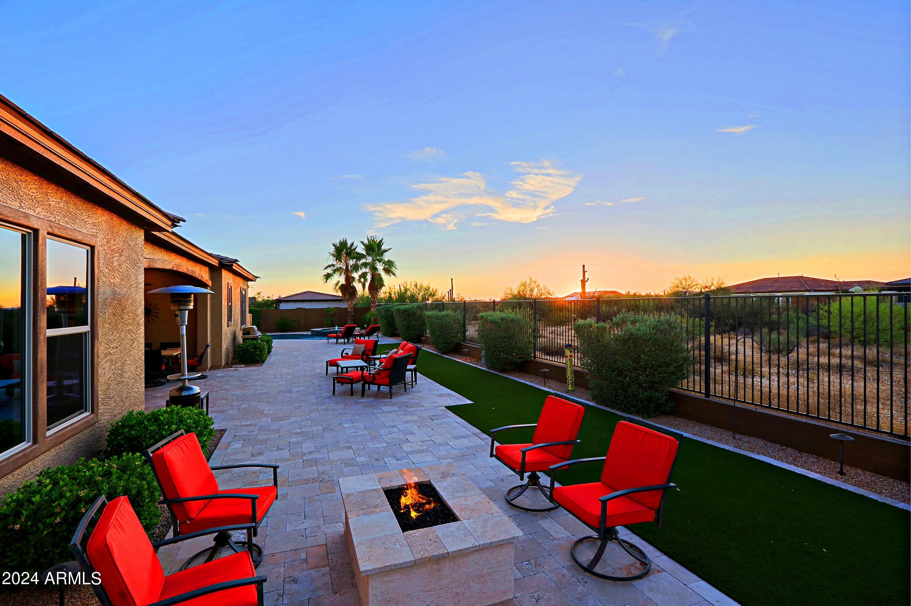 LONE MOUNTAIN - Residential
