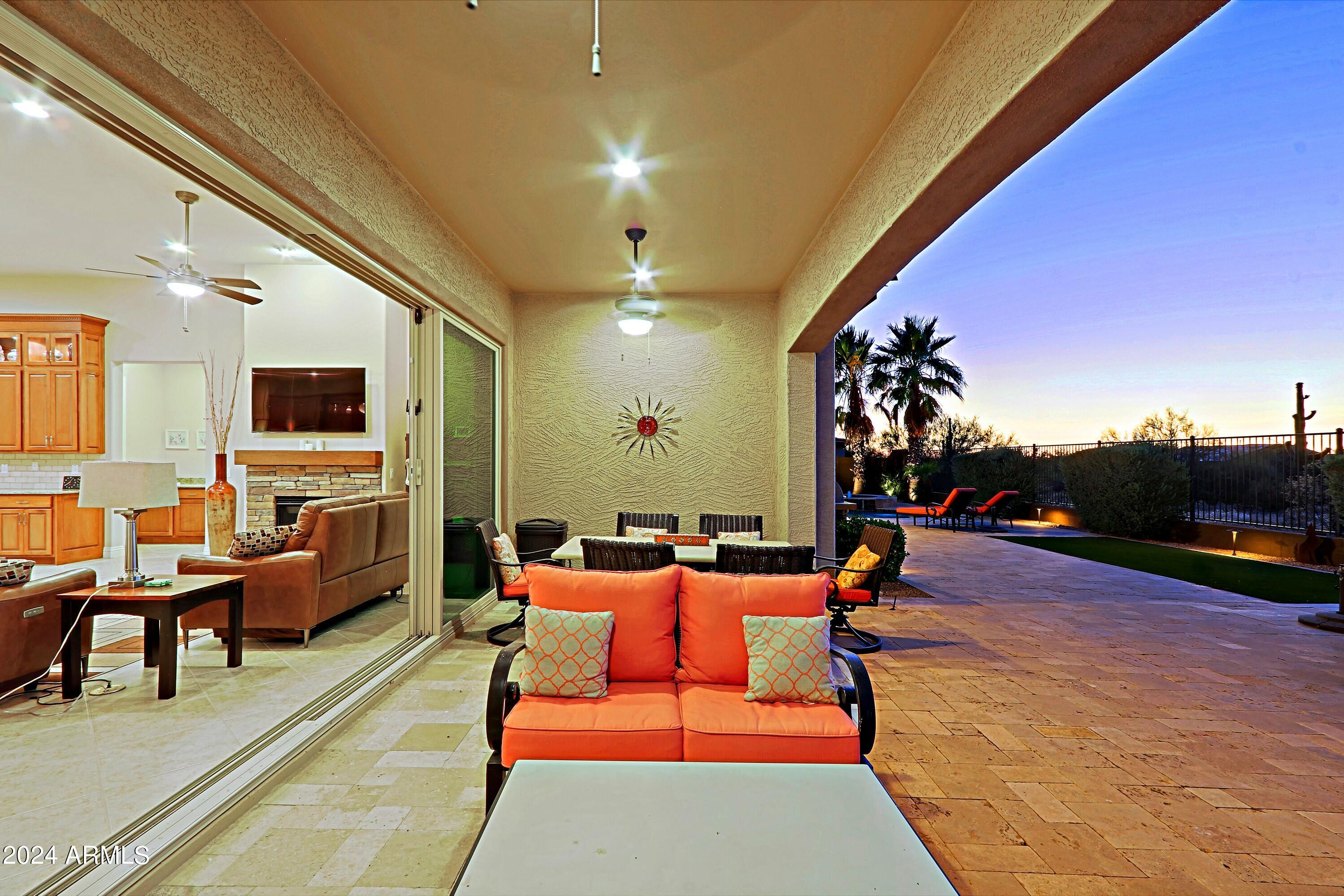 LONE MOUNTAIN - Residential