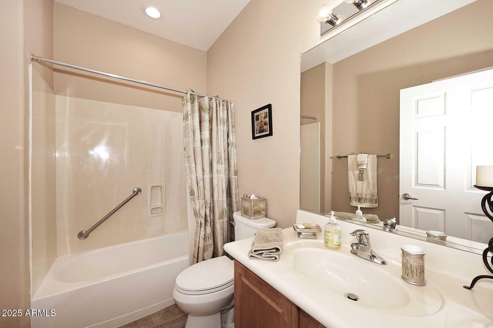 ANTHEM COUNTRY CLUB UNIT 32 - Residential