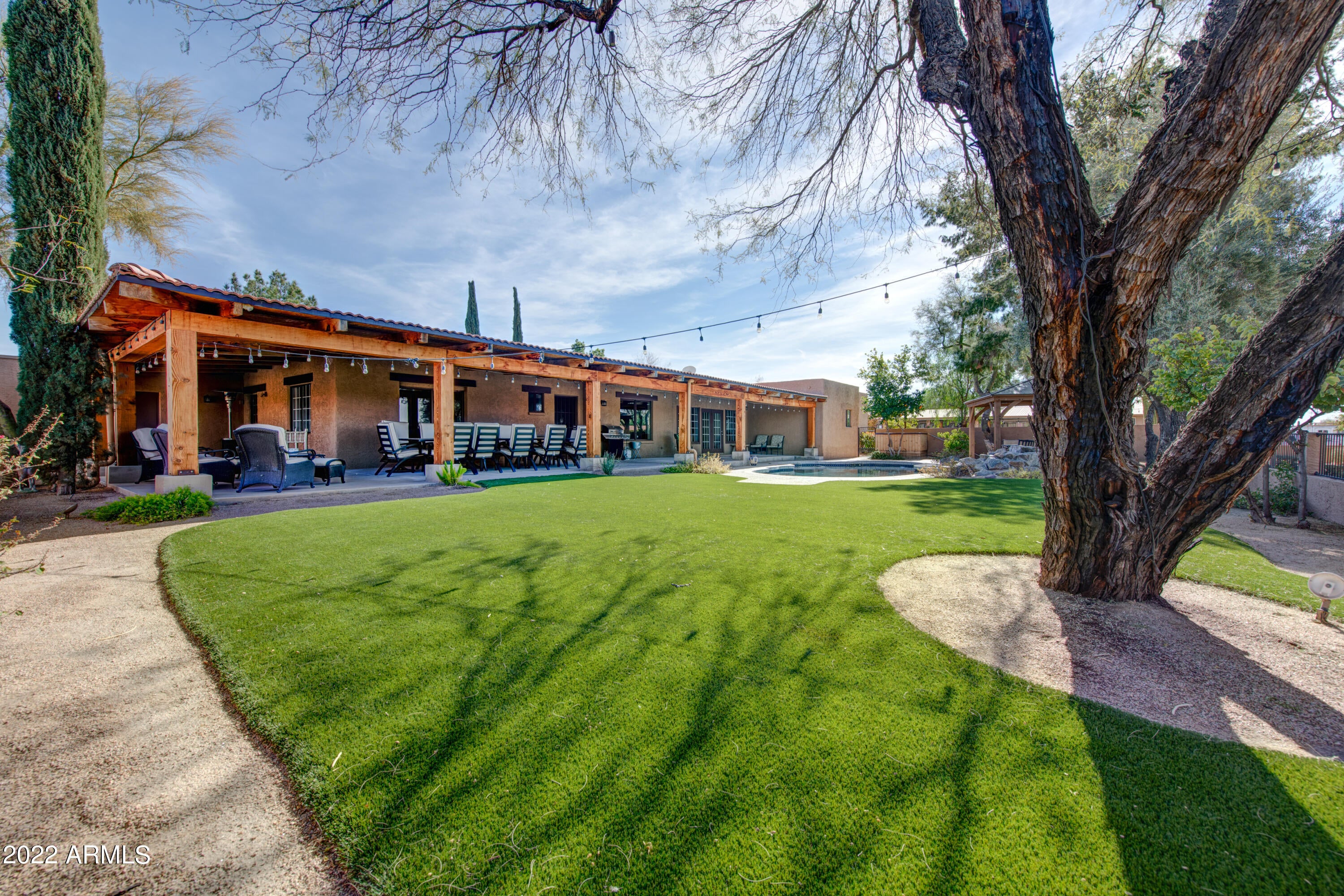 CUSTOM RANCH ESTATE - Residential