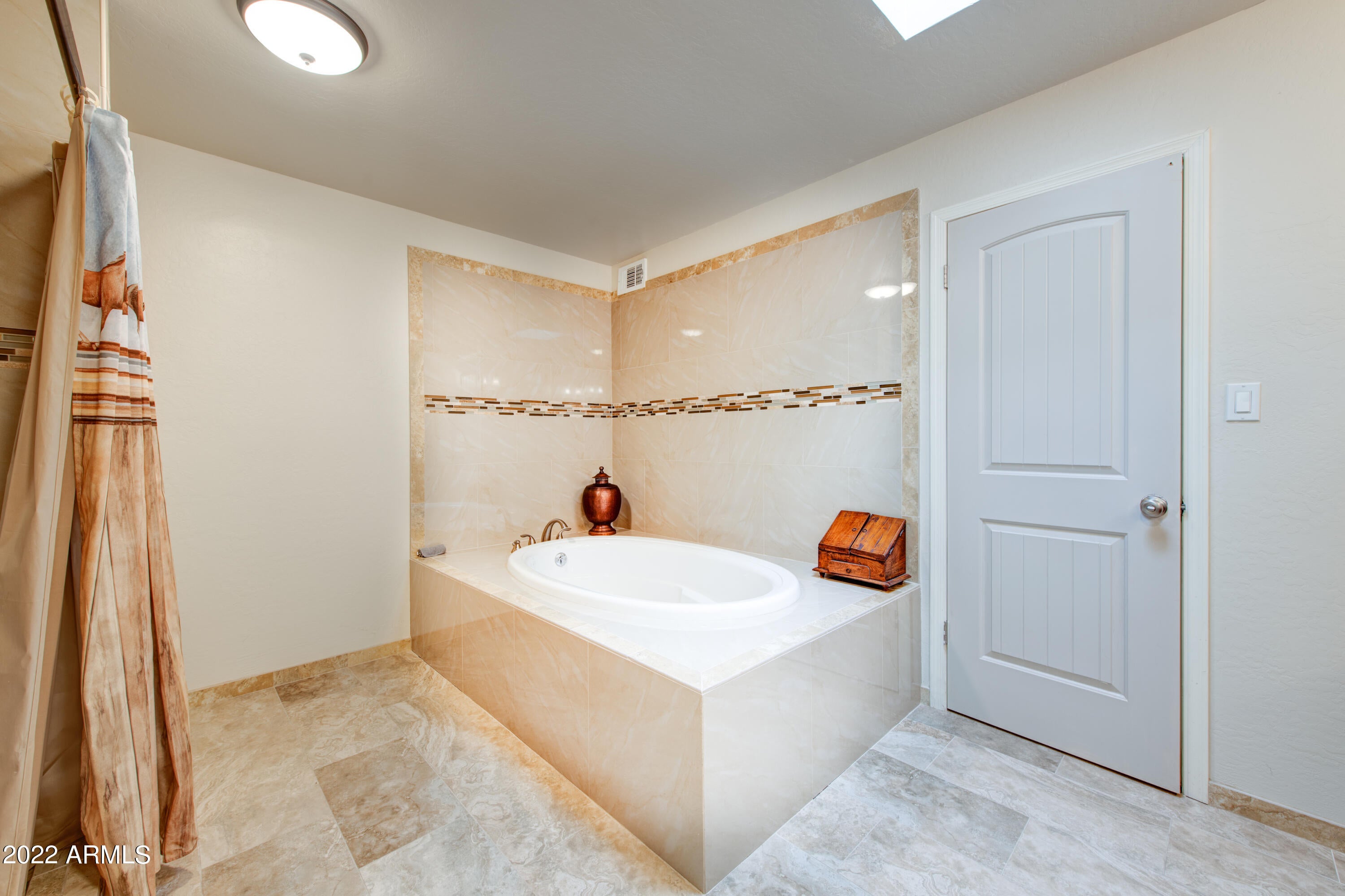 CUSTOM RANCH ESTATE - Residential