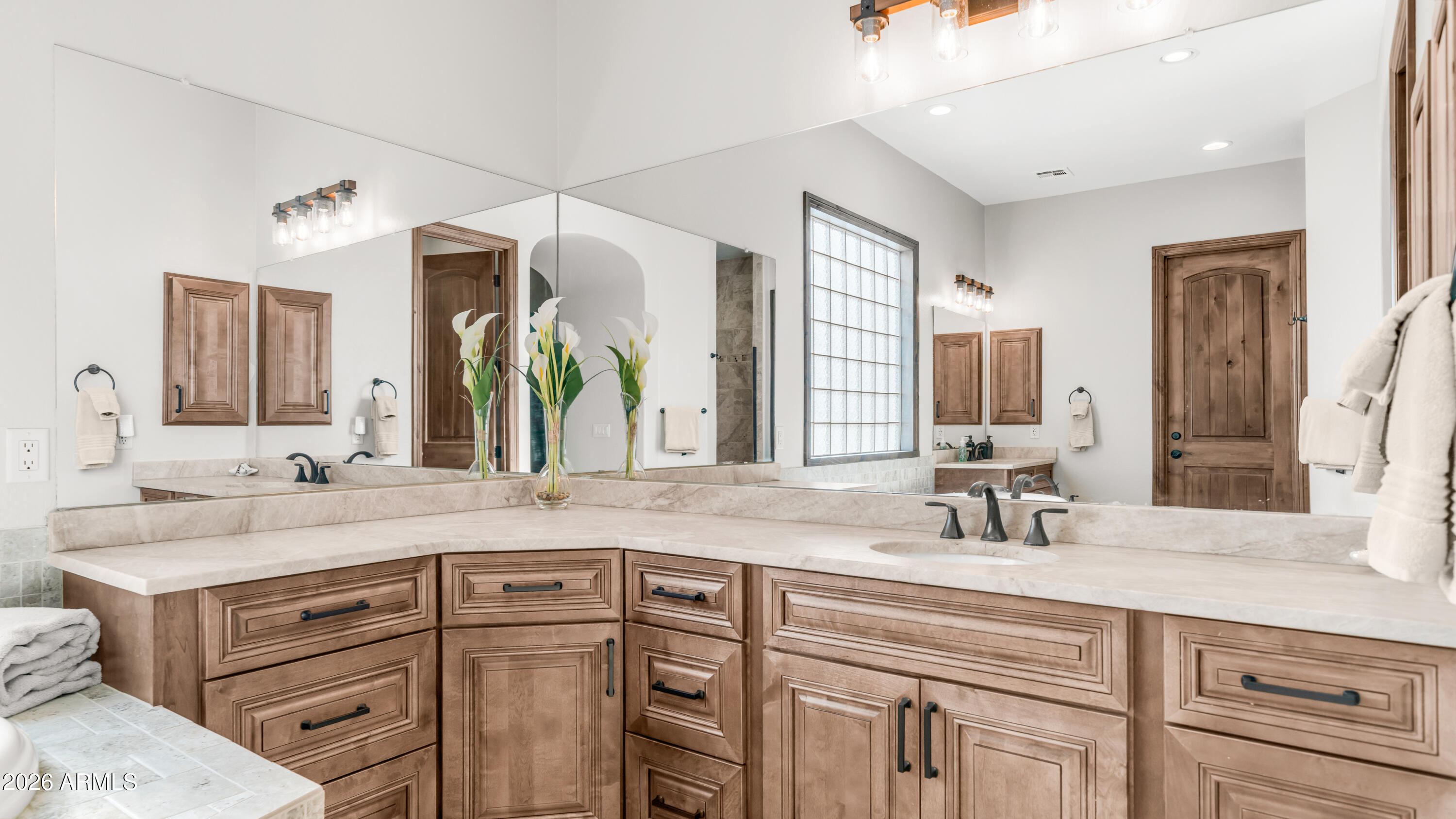 LAVEEN FARMS - Residential