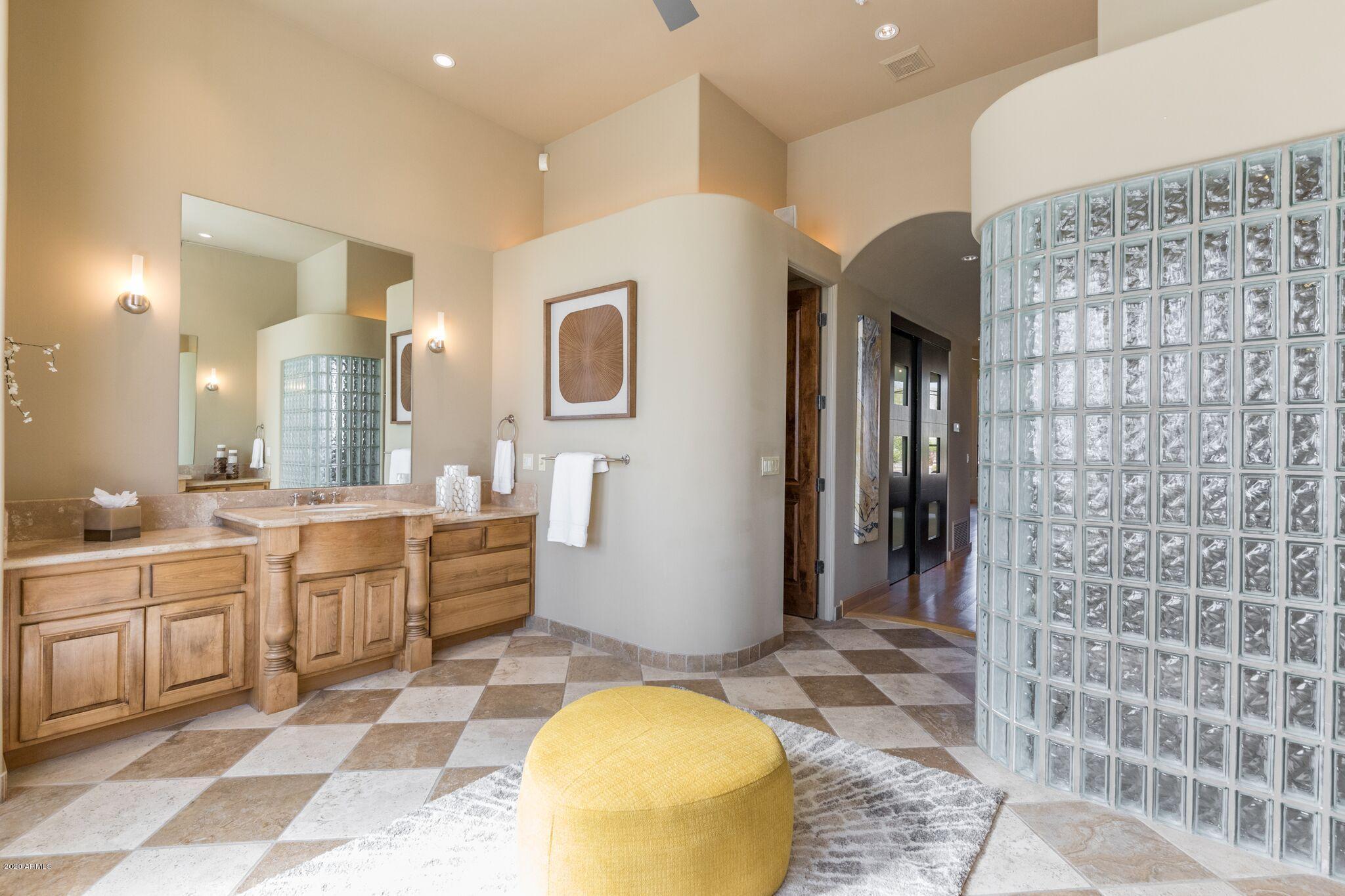 Los Diamantes - Residential