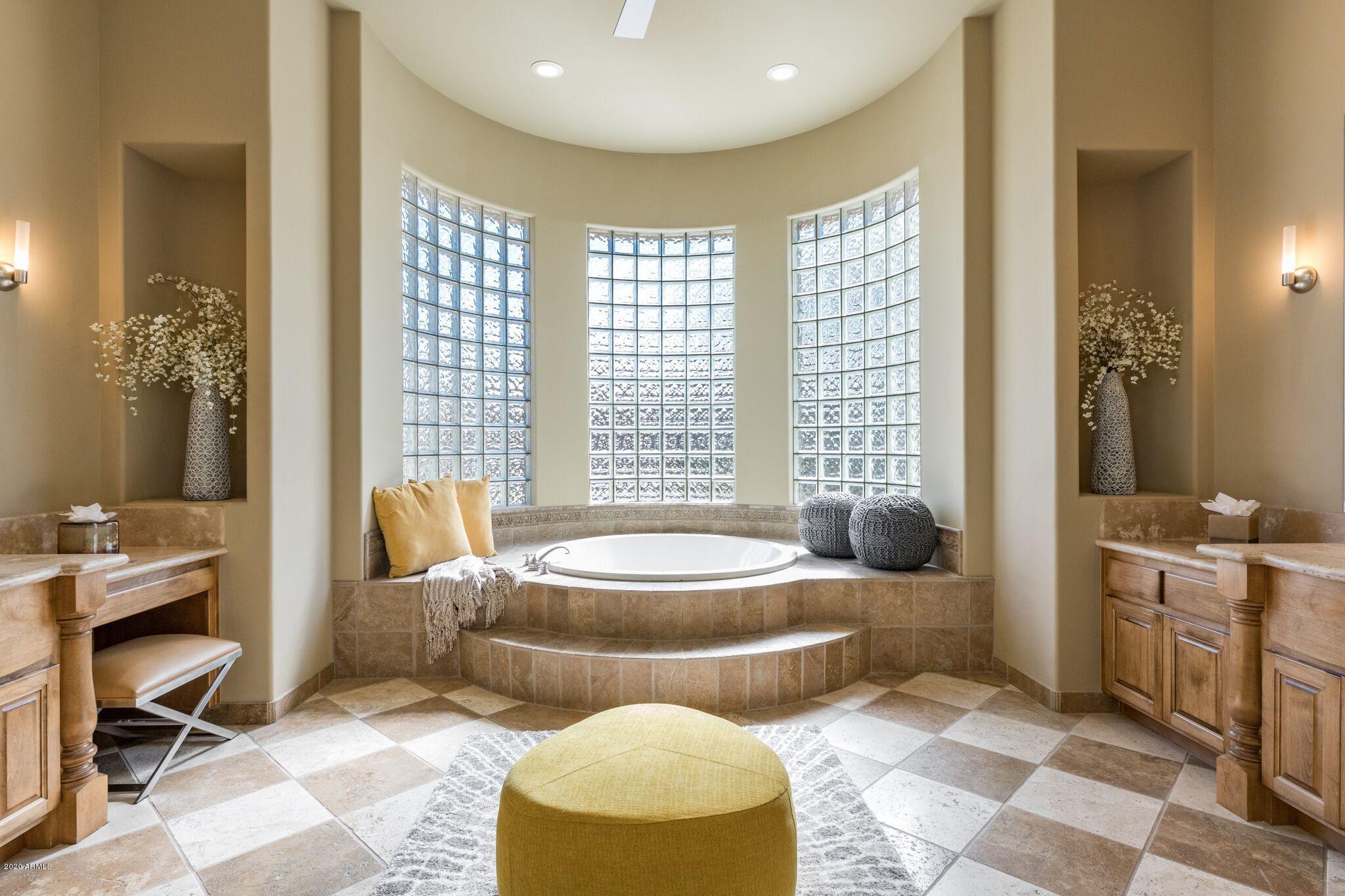 Los Diamantes - Residential