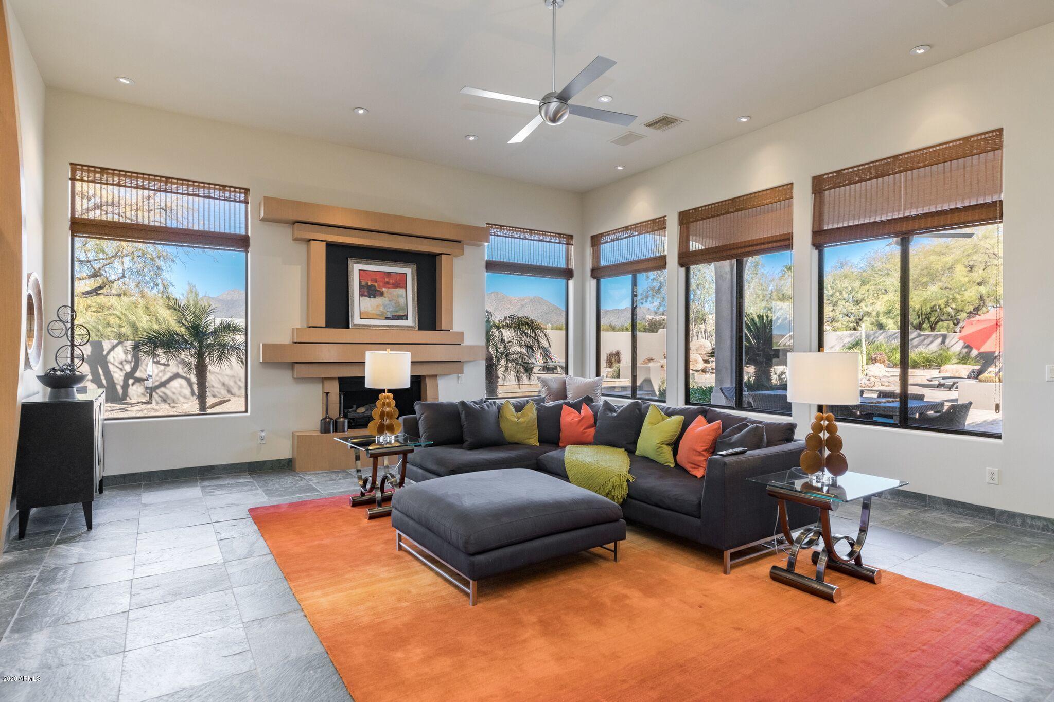 Los Diamantes - Residential