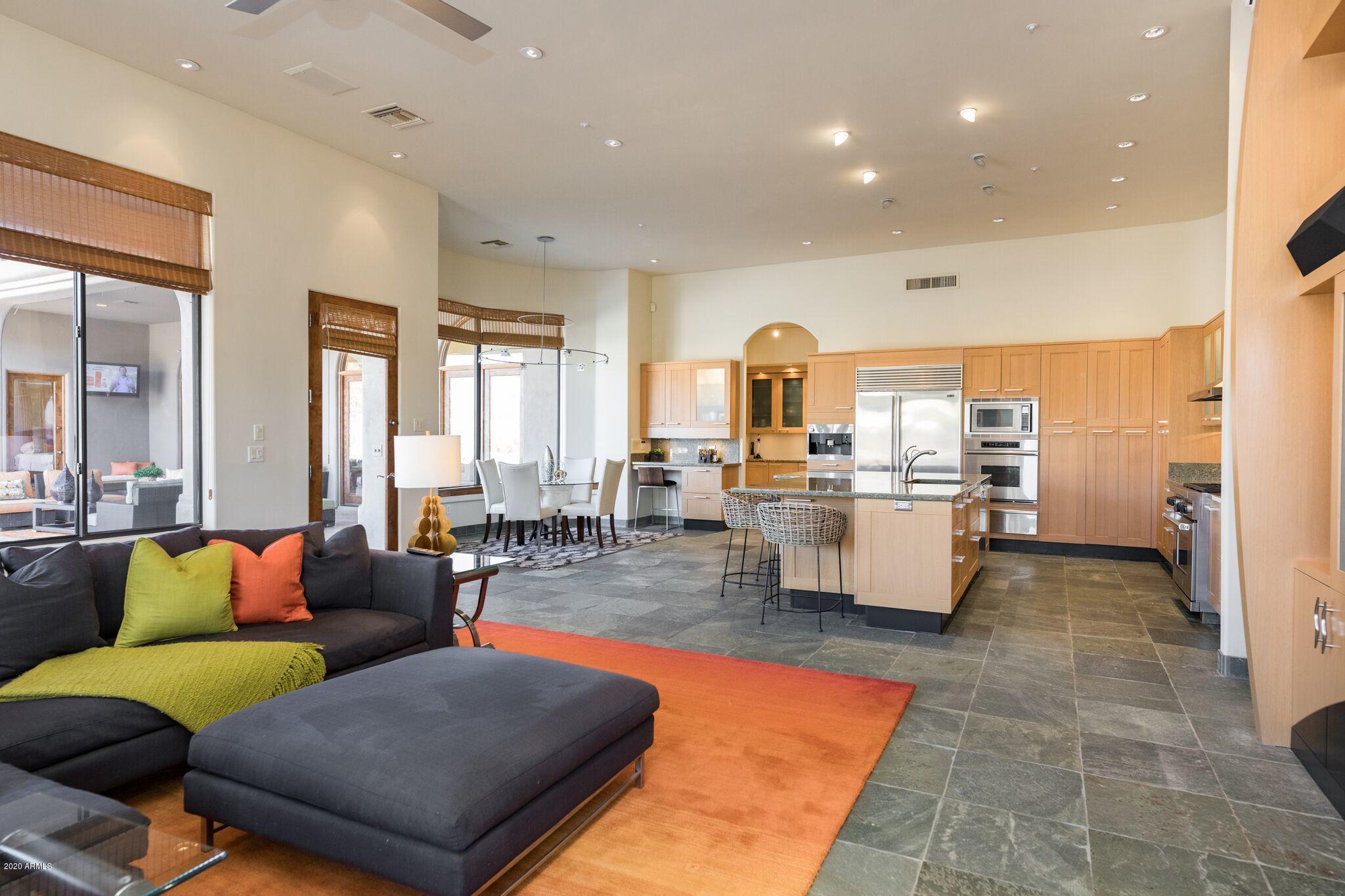 Los Diamantes - Residential