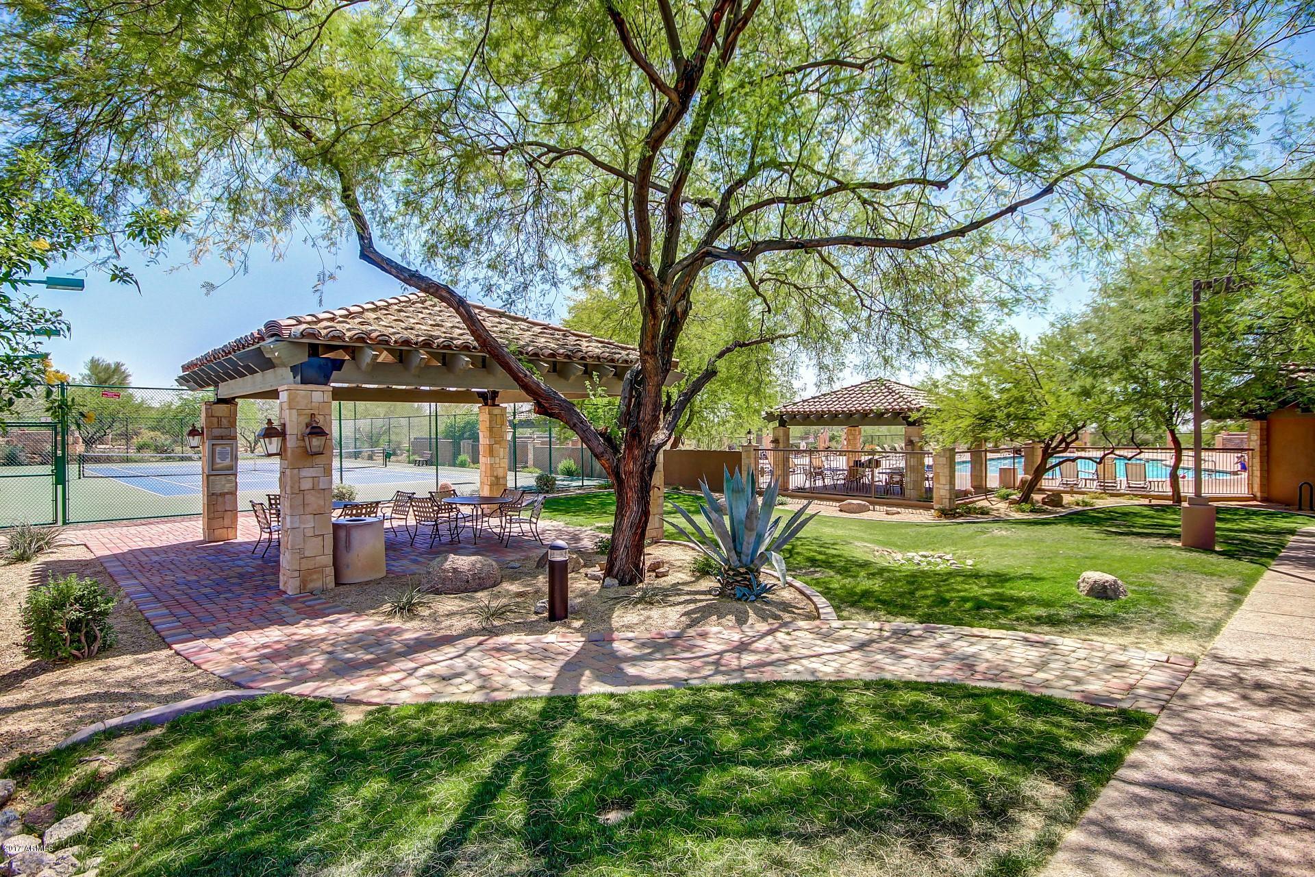 LAS SENDAS - Residential