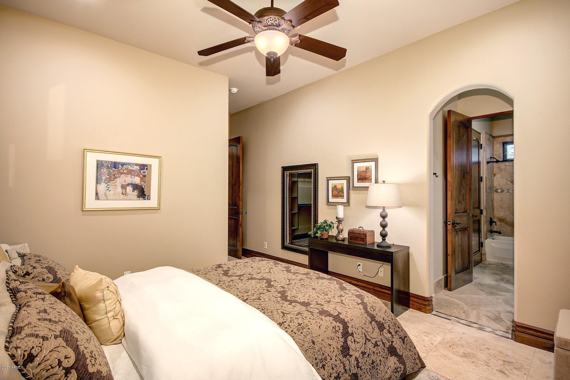 LAS SENDAS - Residential