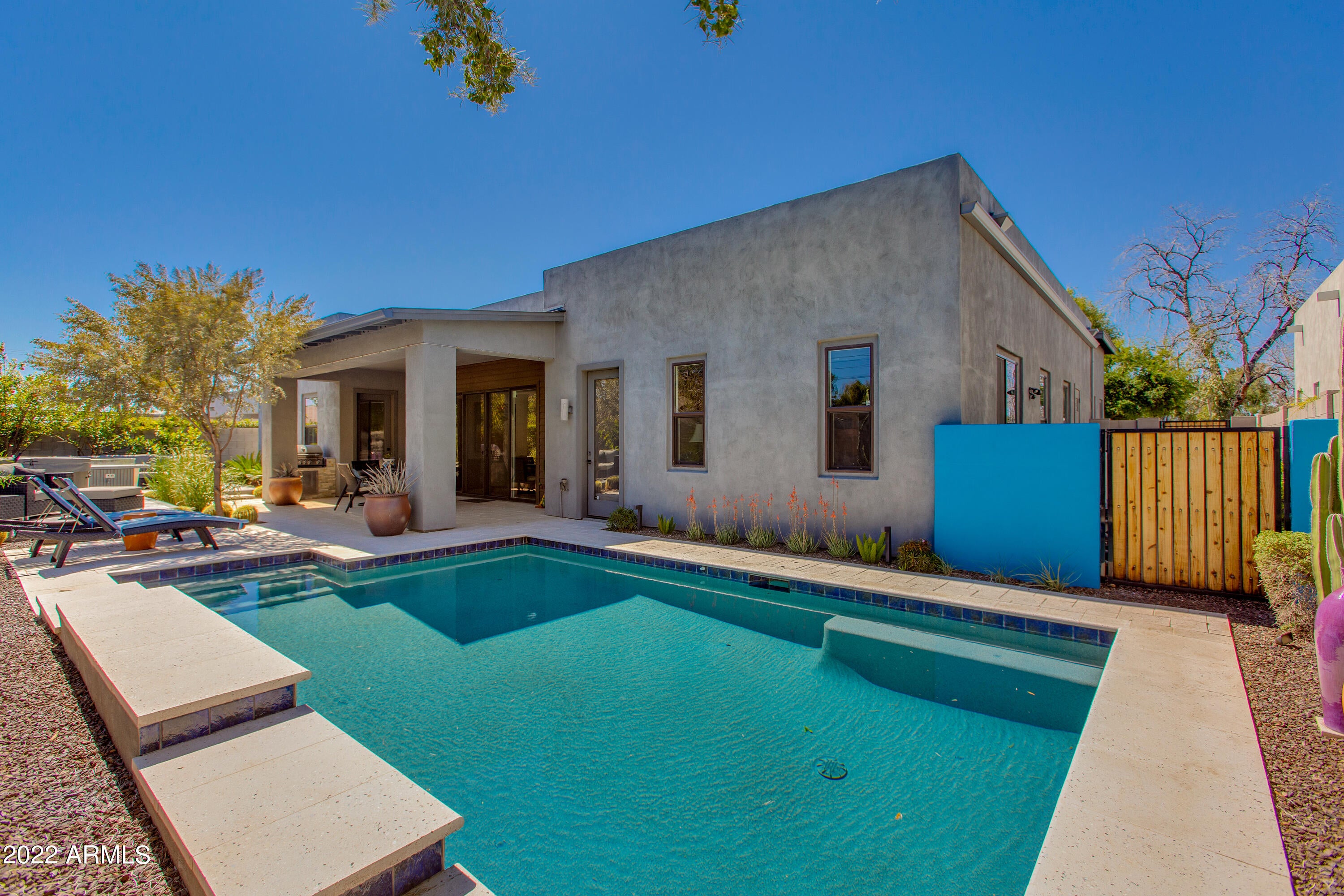 Kashton's Corner - Residential