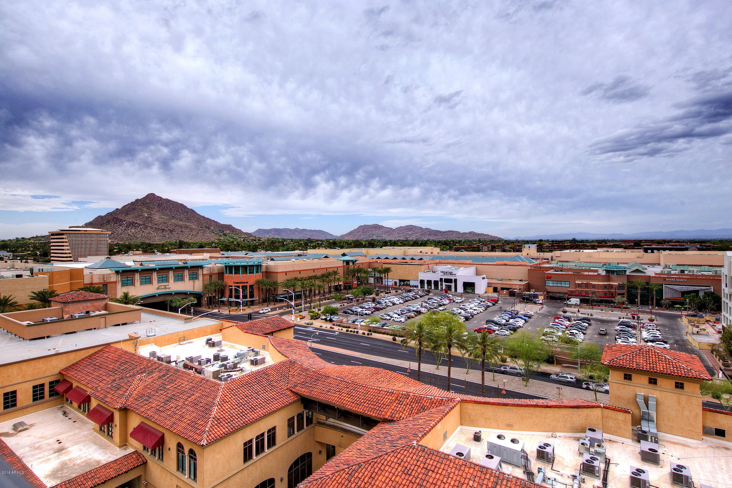 SCOTTSDALE WATERFRONT RESIDENCES CONDOMINIUM - Residential